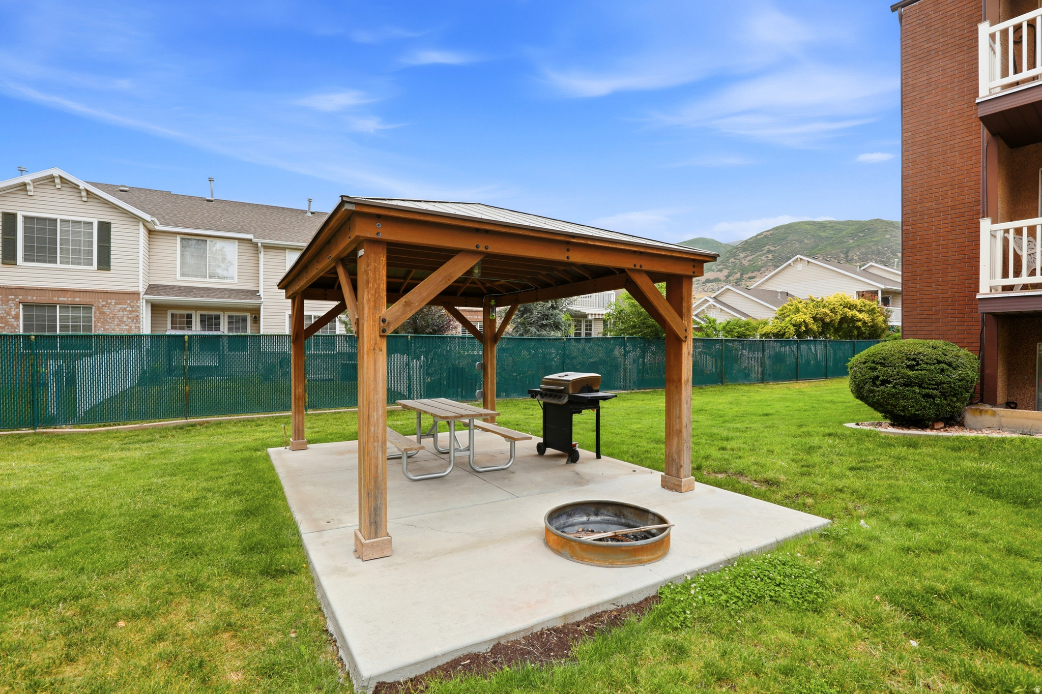 CEDAR SPRINGS - Residential