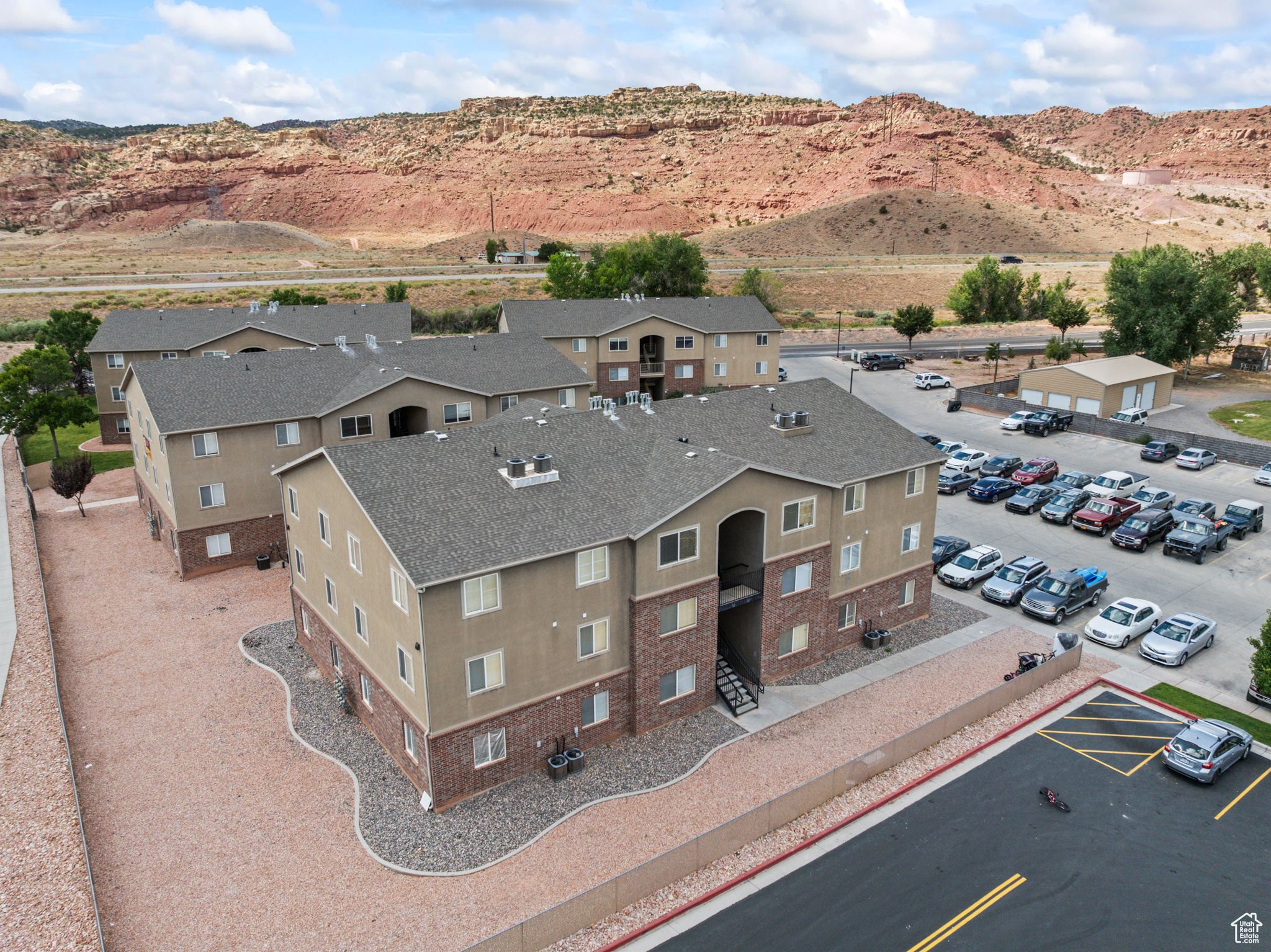 WILLOW CREEK - Residential