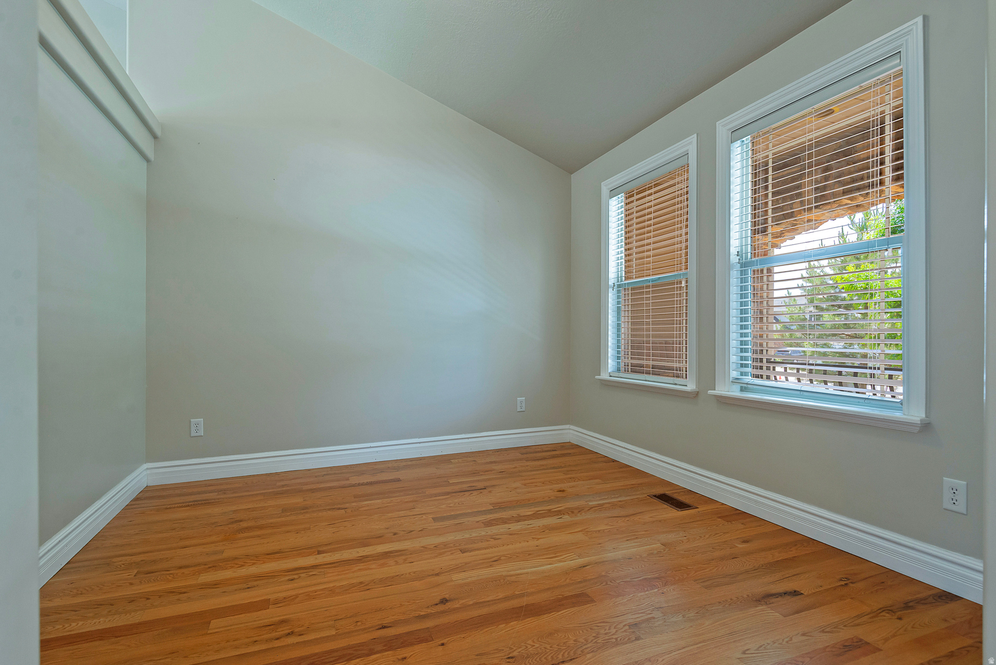 JORDAN HILLS ESTATES - Residential