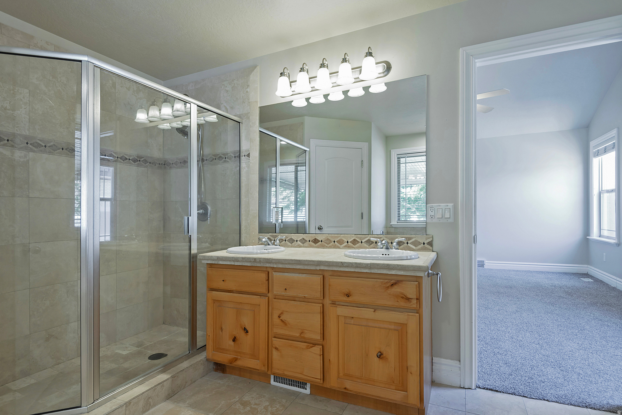 JORDAN HILLS ESTATES - Residential