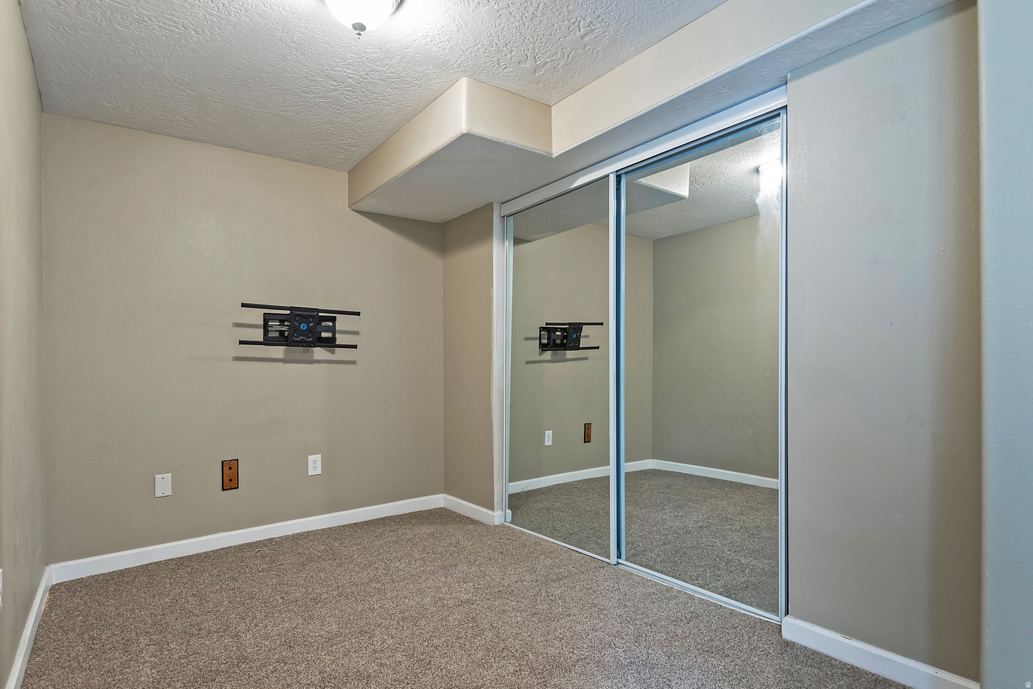 JORDAN HILLS ESTATES - Residential