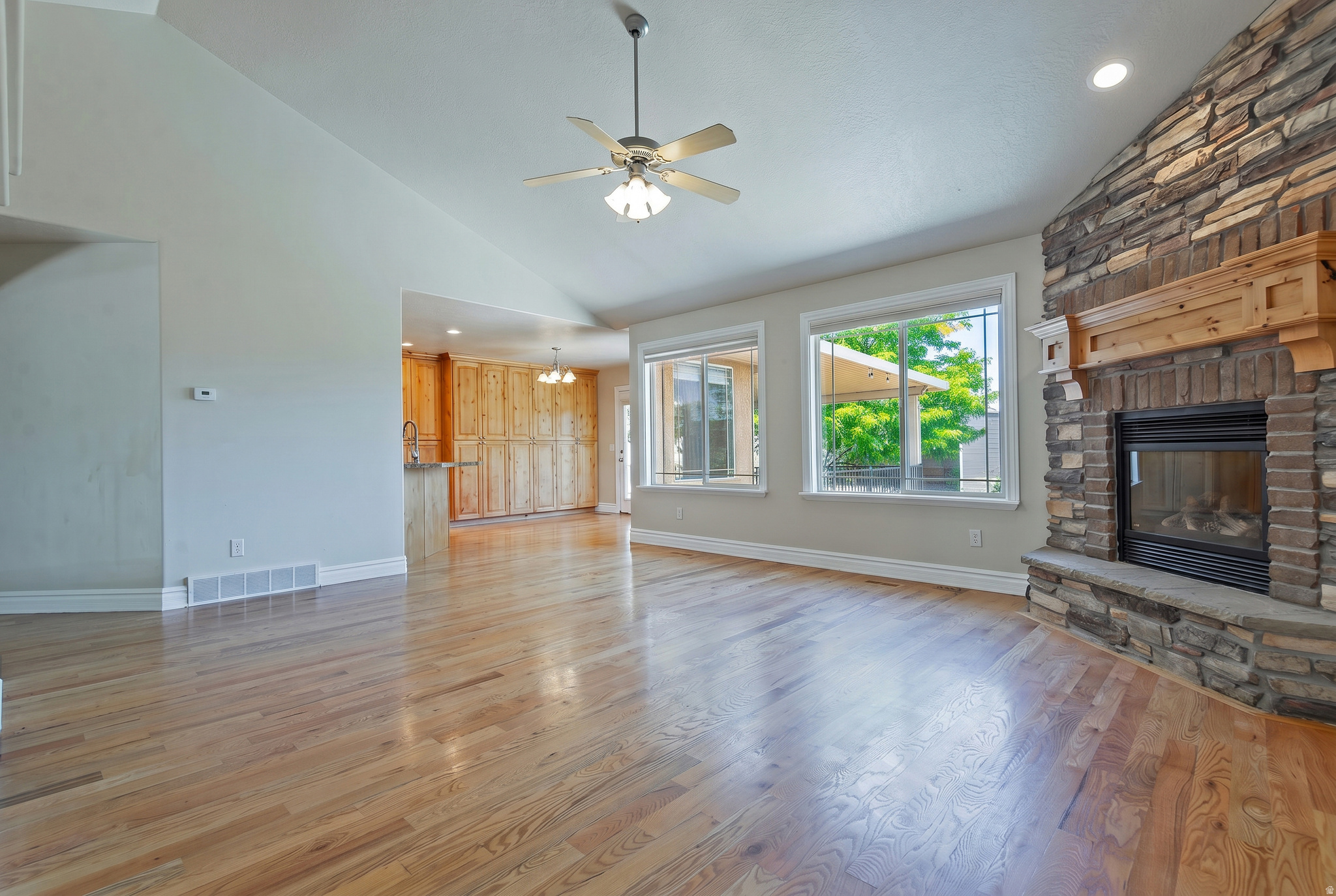 JORDAN HILLS ESTATES - Residential