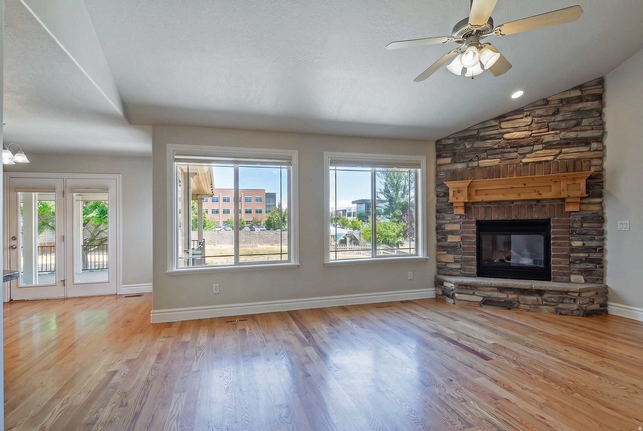 JORDAN HILLS ESTATES - Residential