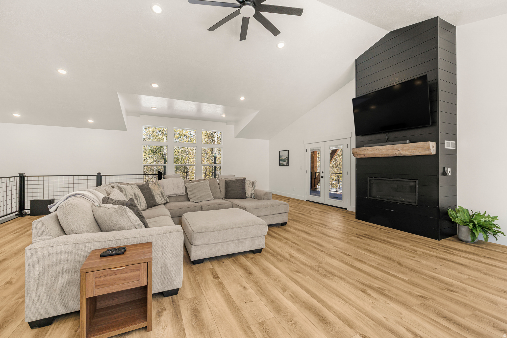 SILVERHAWK - Residential