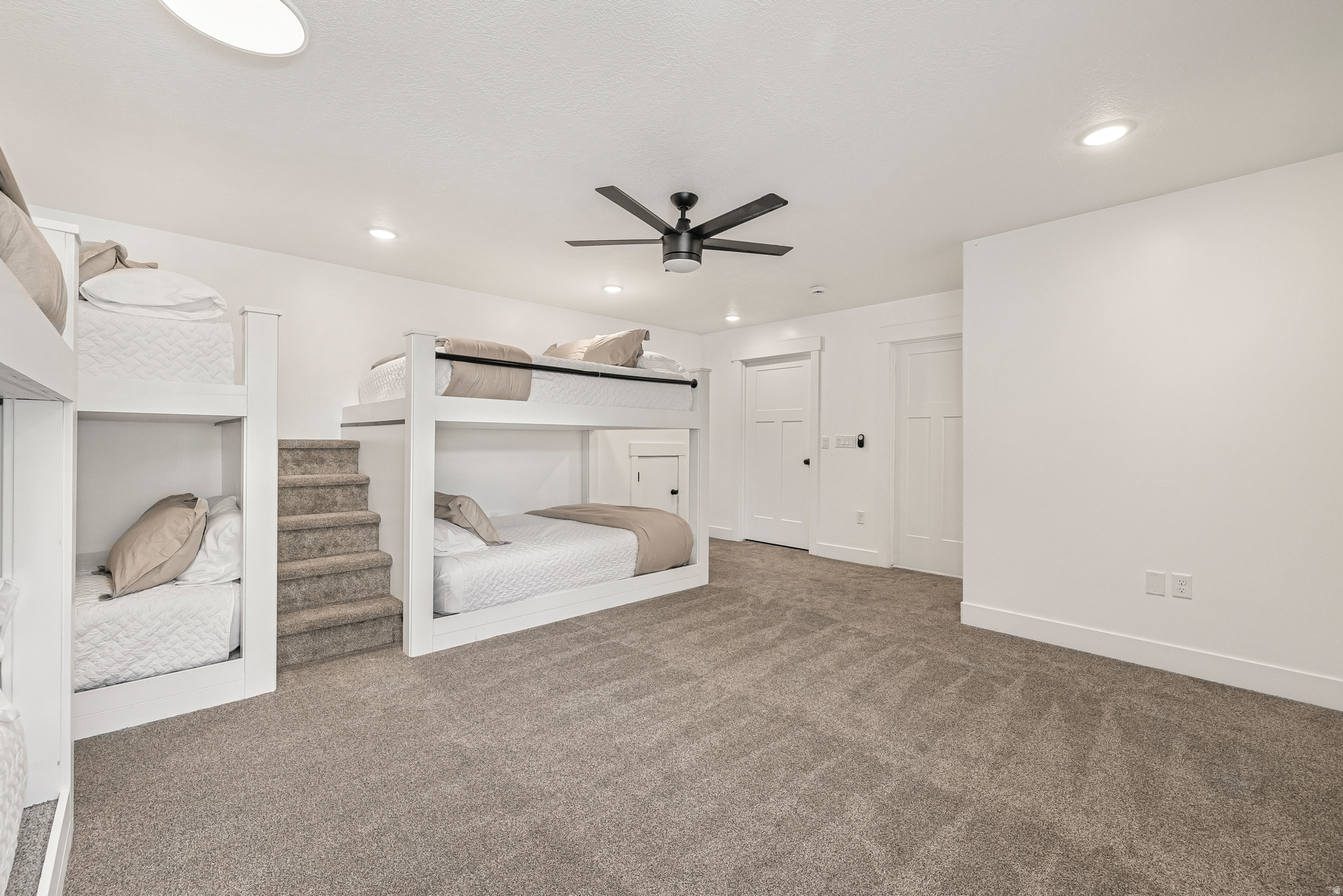 SILVERHAWK - Residential