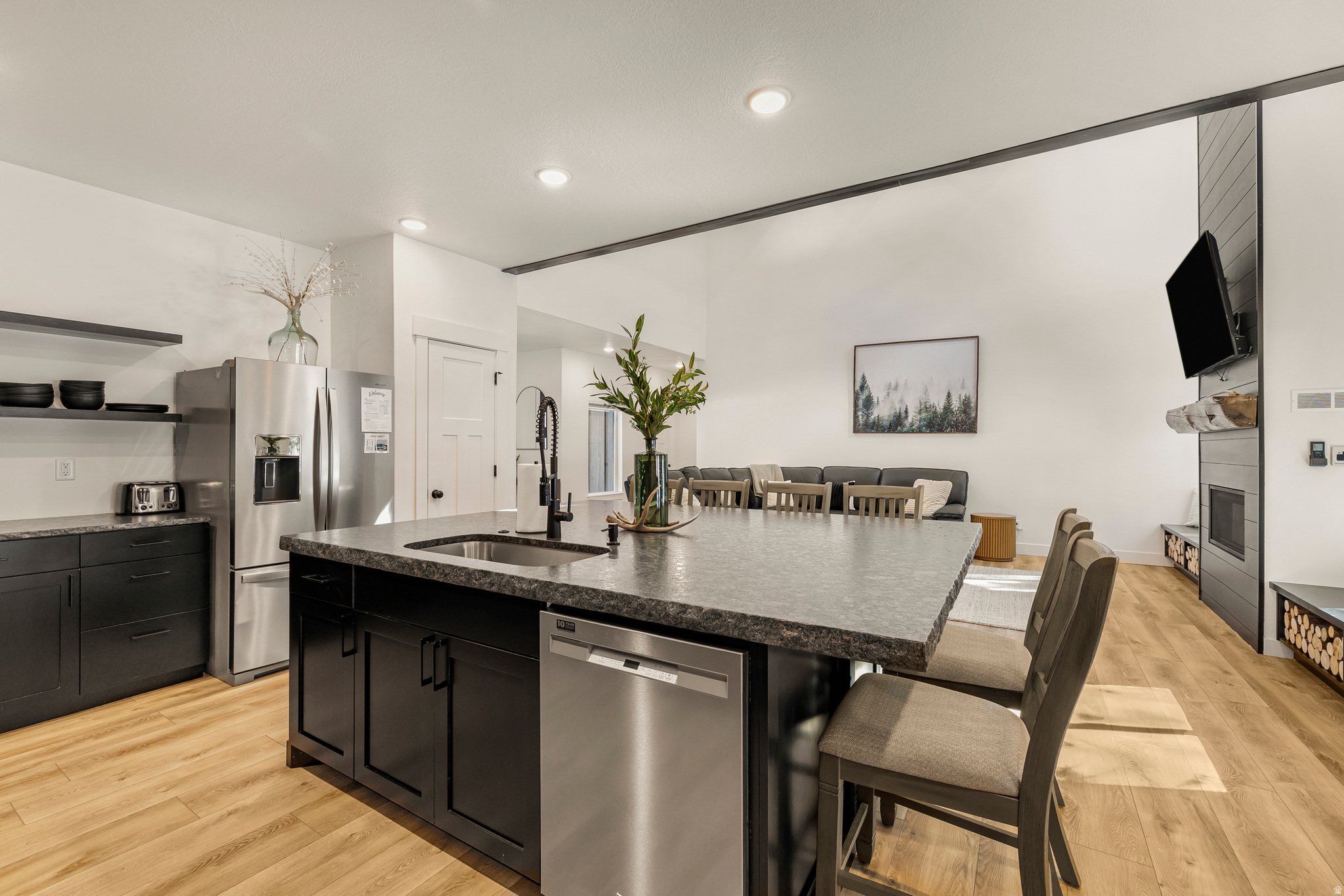 SILVERHAWK - Residential