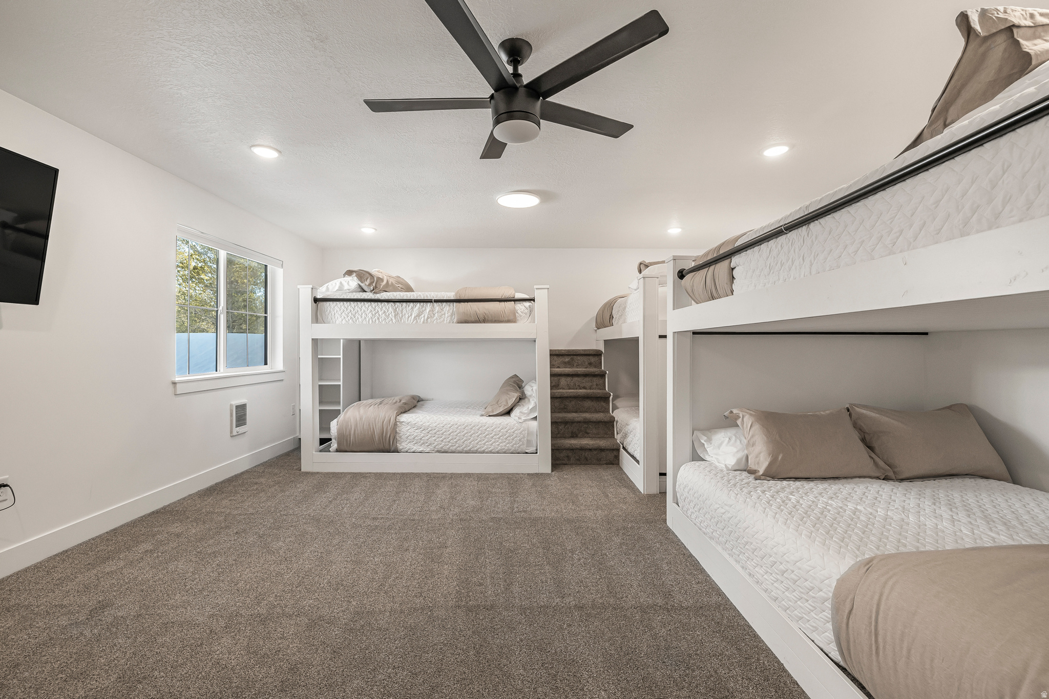 SILVERHAWK - Residential