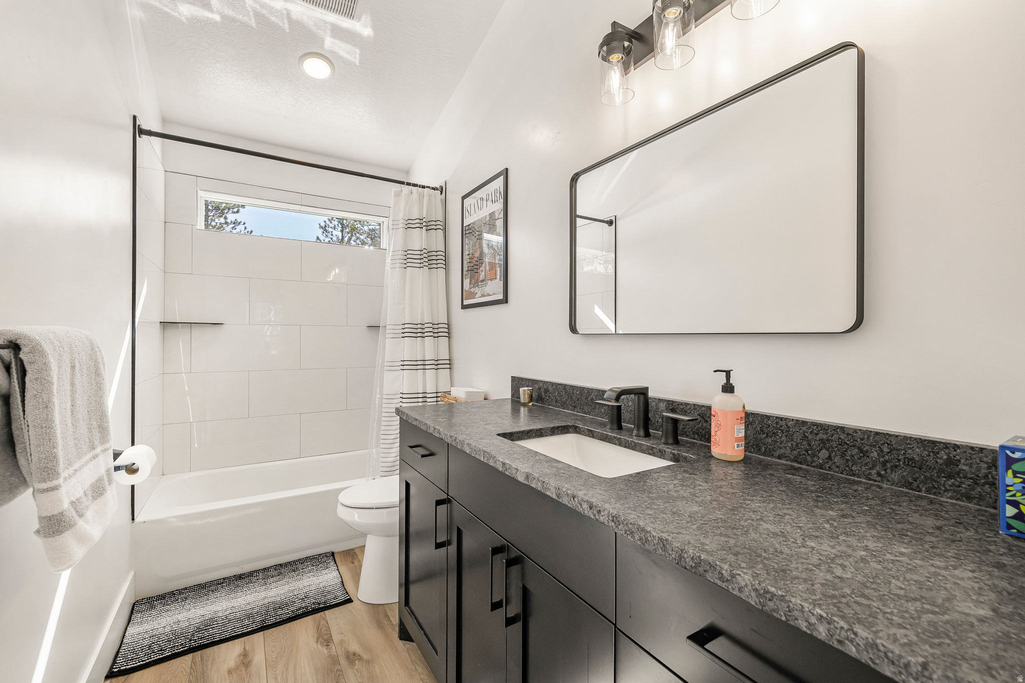 SILVERHAWK - Residential