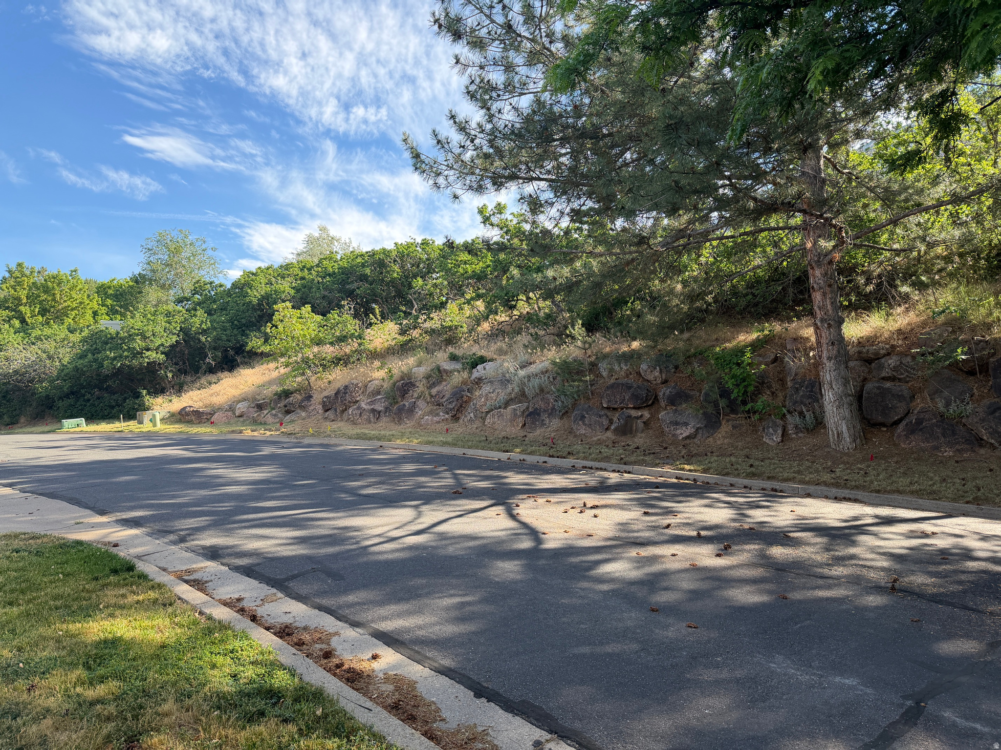 EAST BENCH AT 29TH - Land
