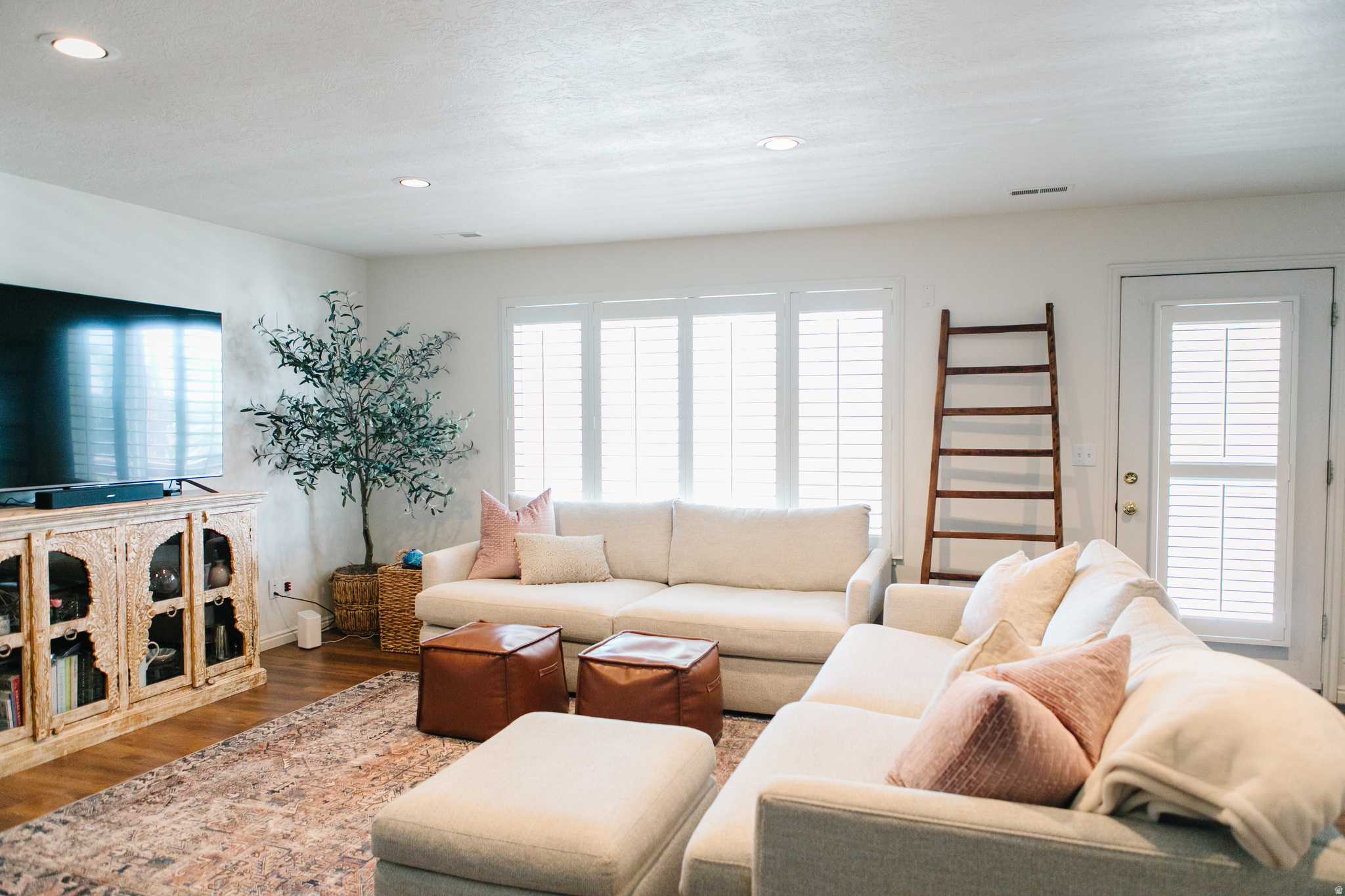 RIDGEVIEW - Residential