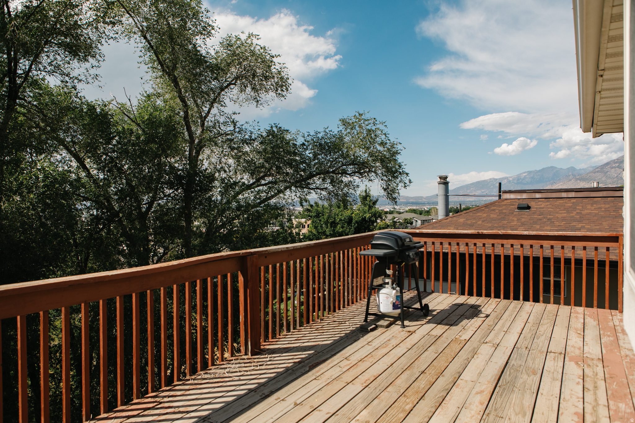 RIDGEVIEW - Residential