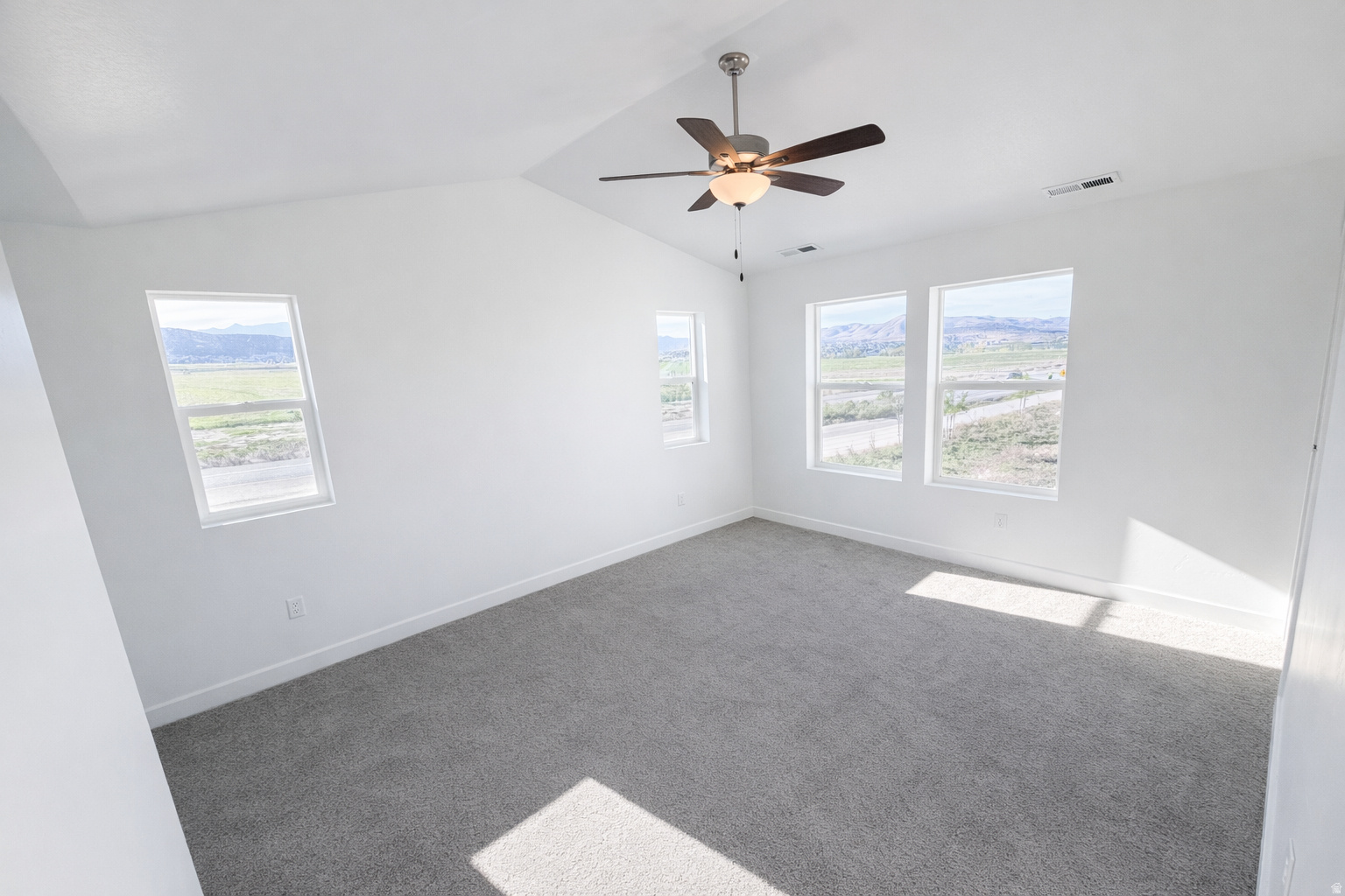 BEACON POINTE - Residential