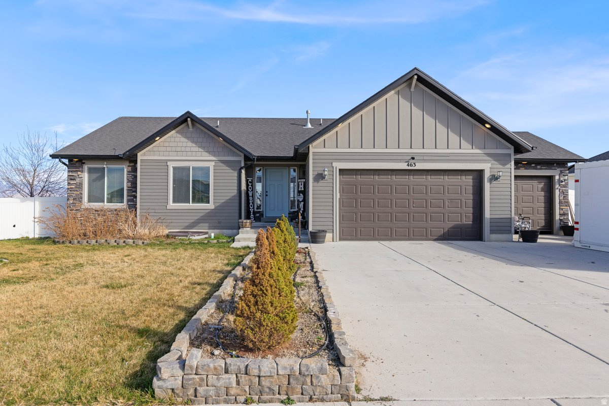 Fully finished rambler with .52 acres. This beautiful home boasts 6 beds 3 baths Fully fenced back yard, the back patio is all big pavers with a firepit and fireplace with built in lightening Master bedroom is big with a grand master bath and big walk-in closet. Open concept kitchen and family room. main floor laundry new carpet downstairs in the family room.