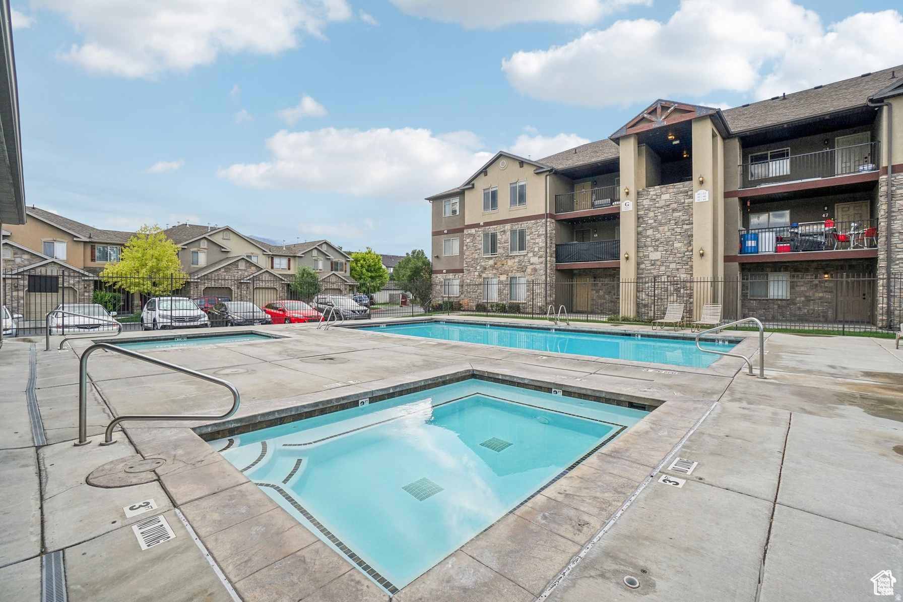 GATEWAY VILLAGE - Residential