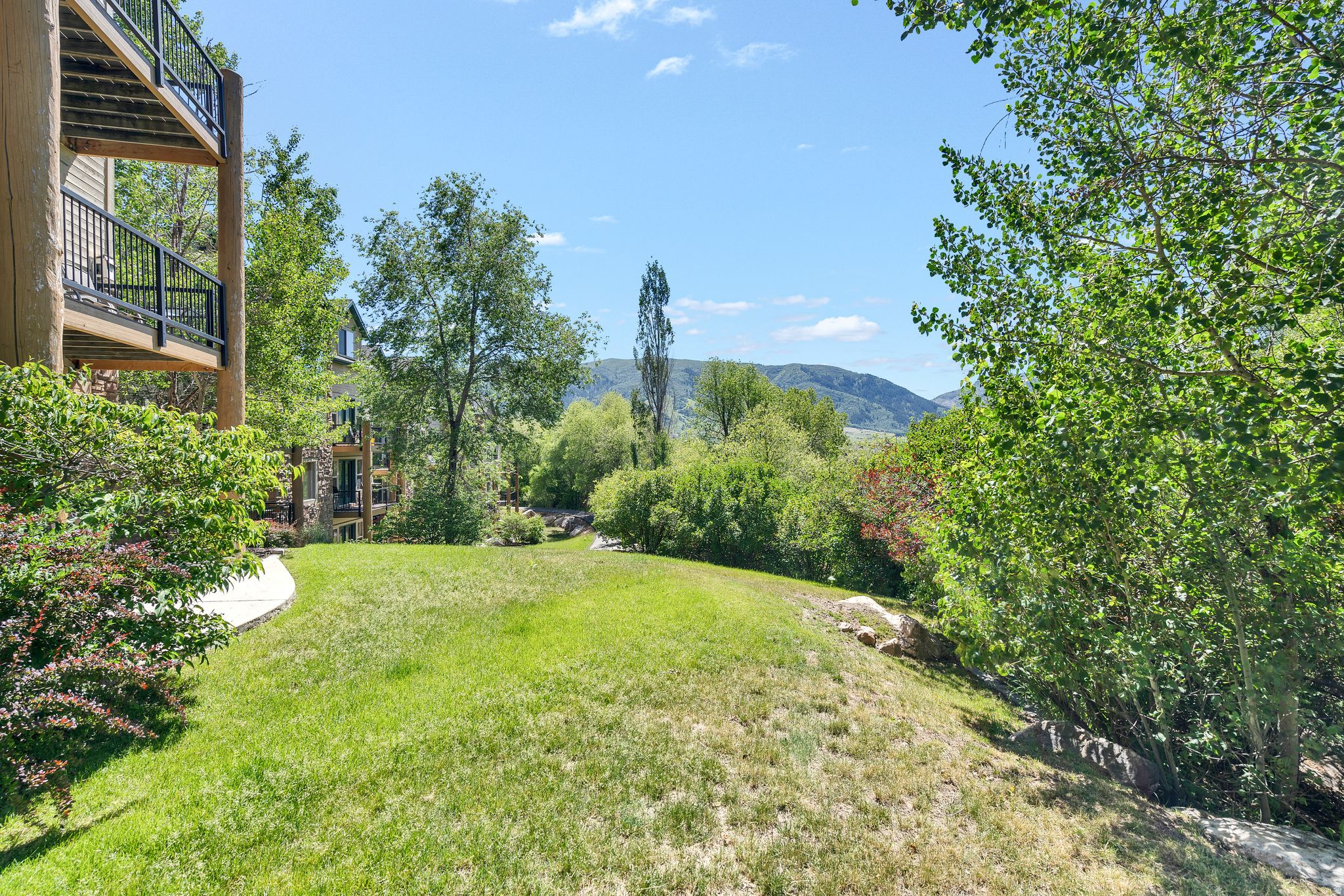MOOSE HOLLOW - Residential