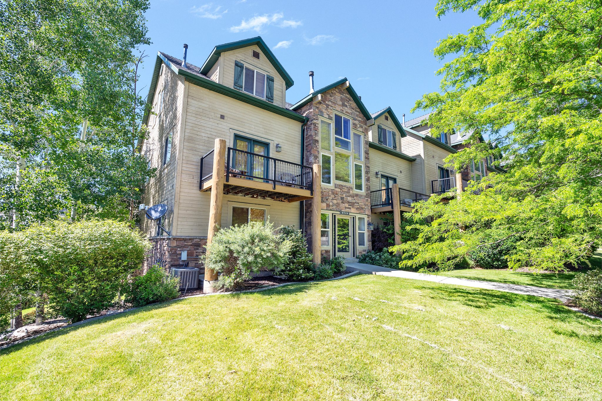 MOOSE HOLLOW - Residential