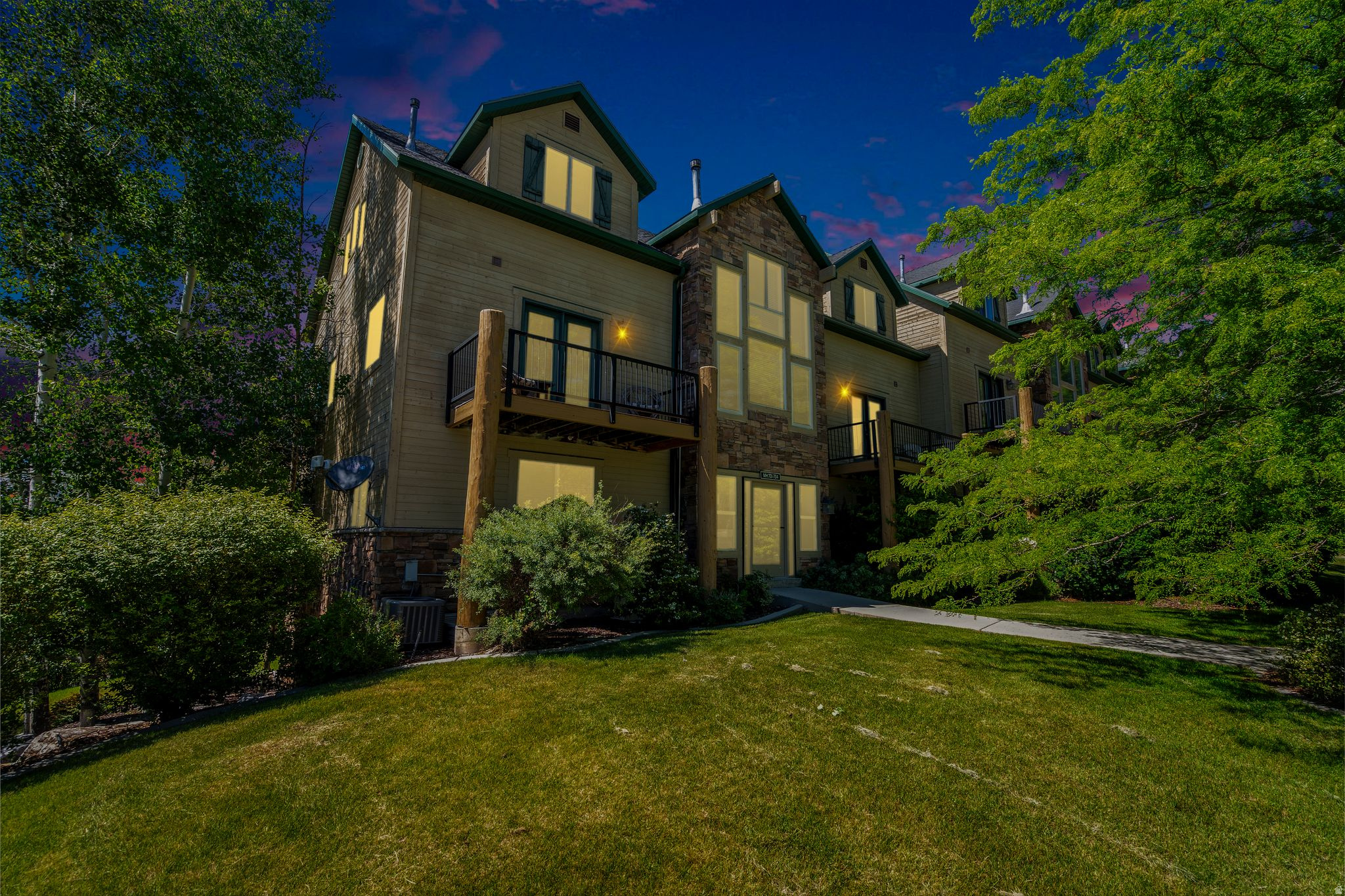 MOOSE HOLLOW - Residential