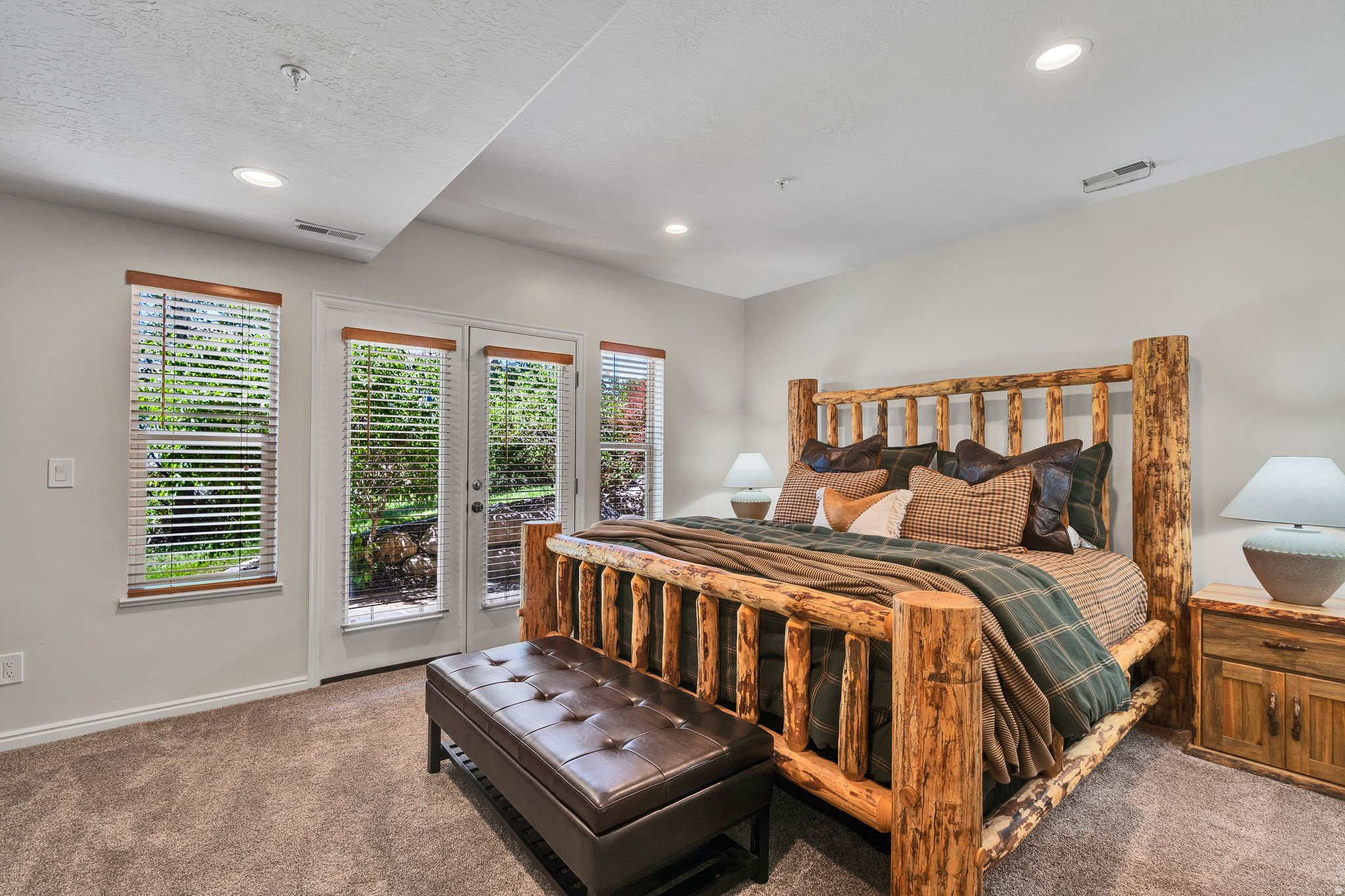 MOOSE HOLLOW - Residential