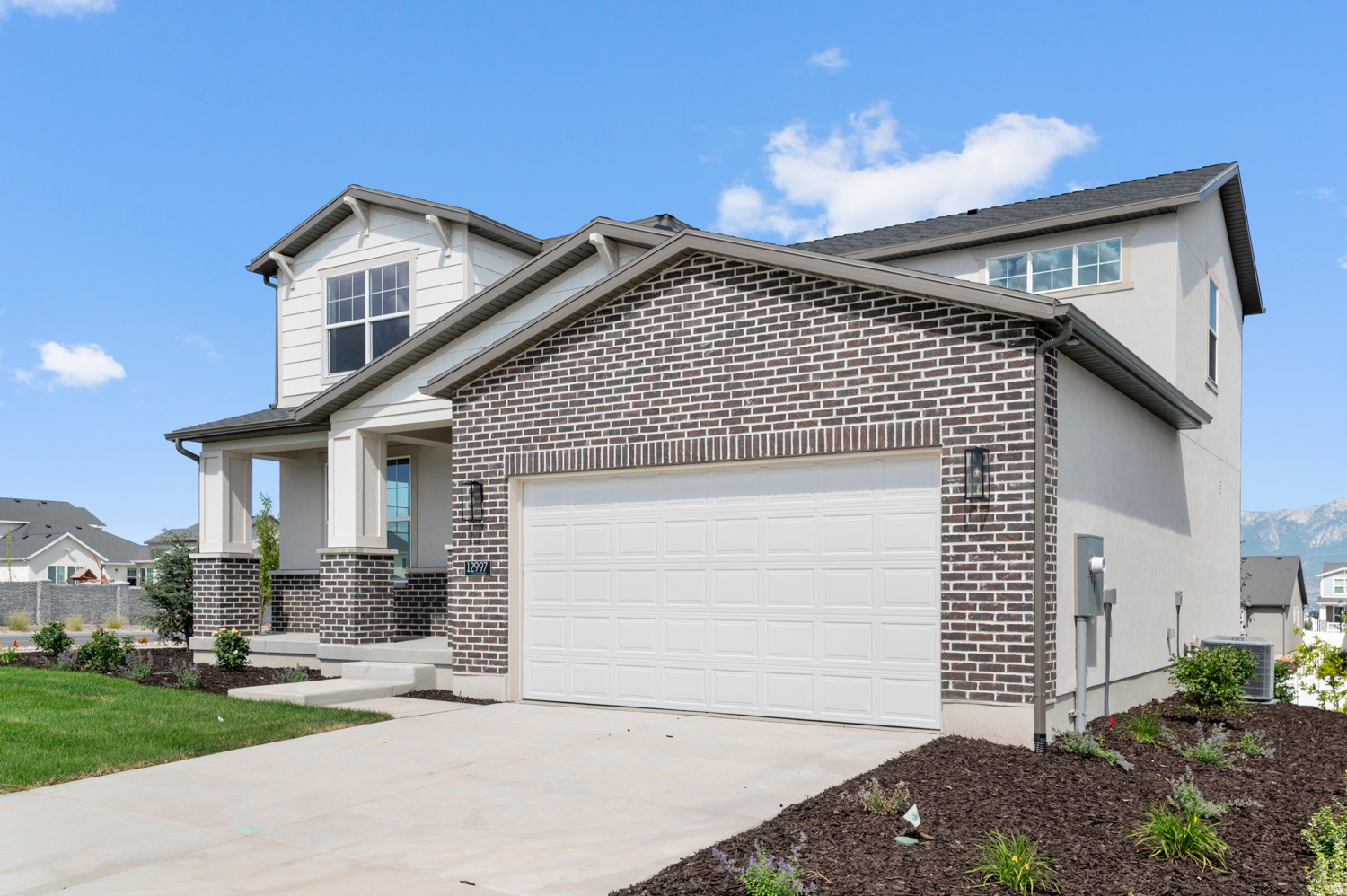 HIDDEN OAKS COLLECTION 610 - Residential