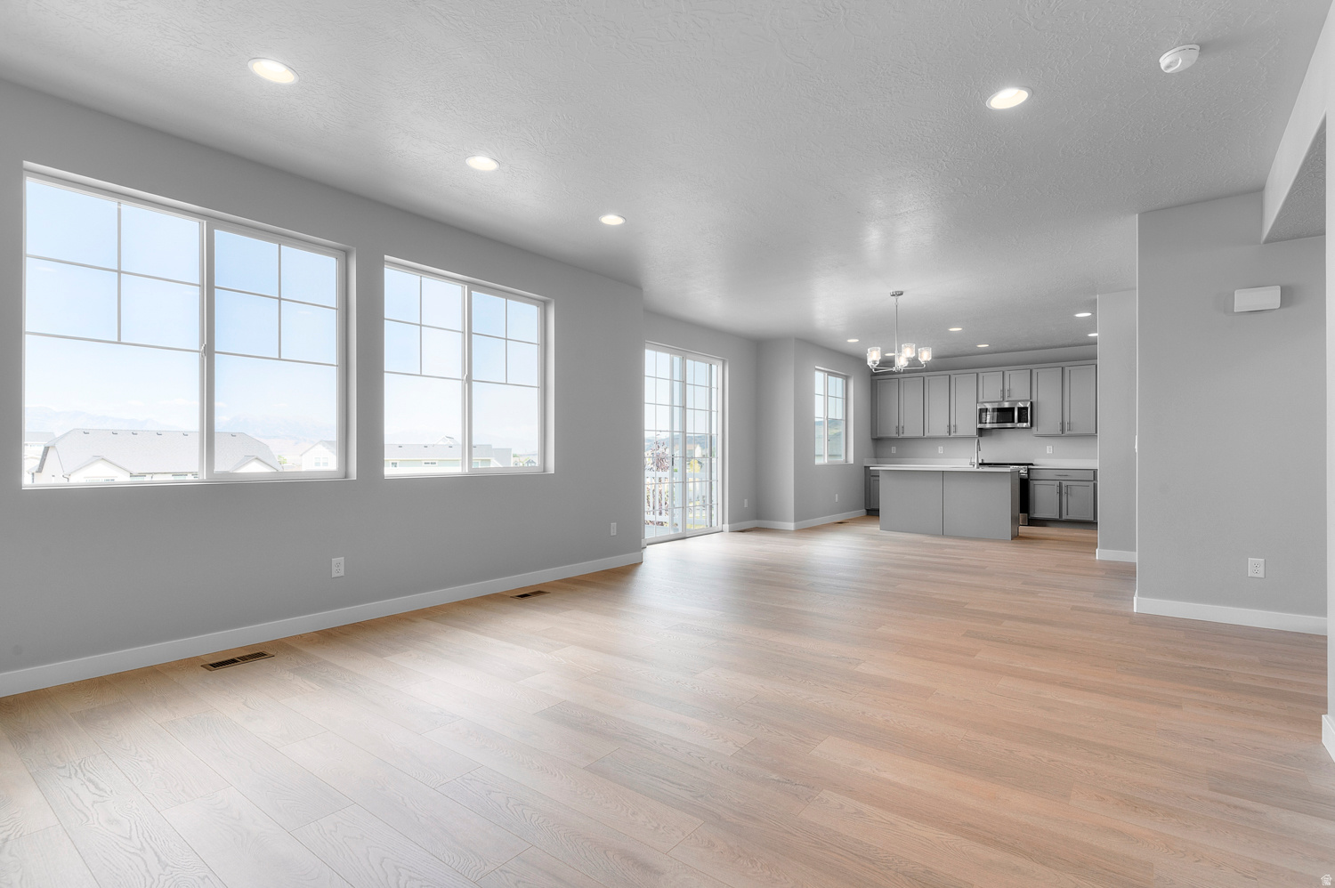 HIDDEN OAKS COLLECTION 610 - Residential
