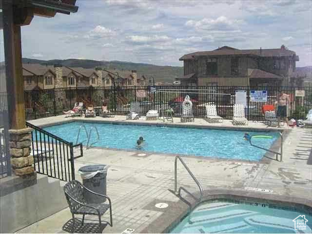BEAR HOLLOW VILLAGE - Commercial Lease