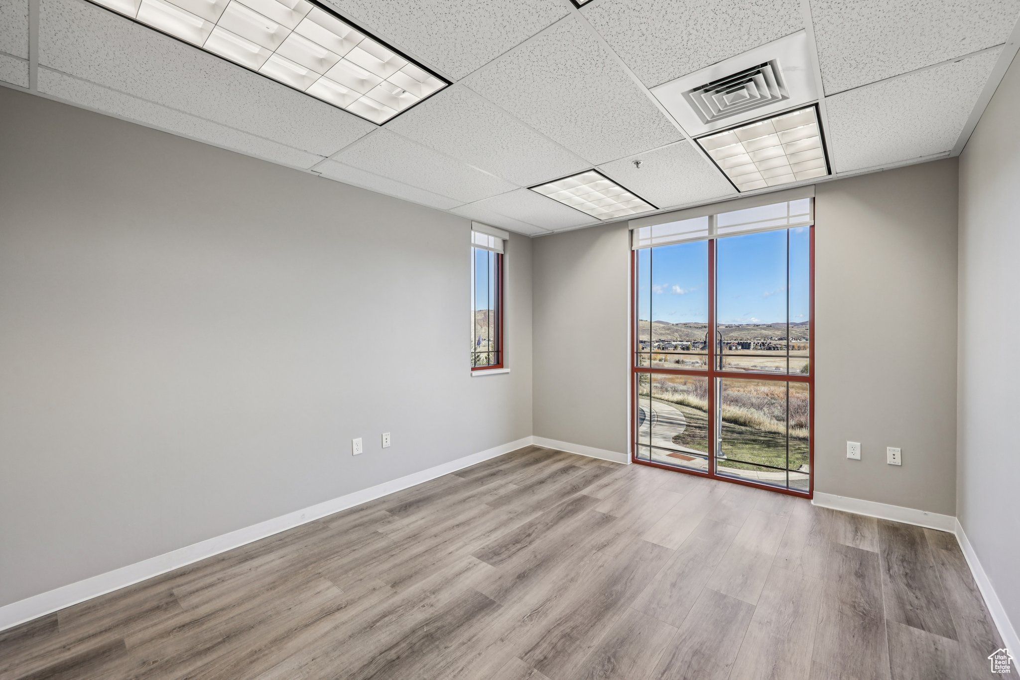 BEAR HOLLOW VILLAGE - Commercial Lease