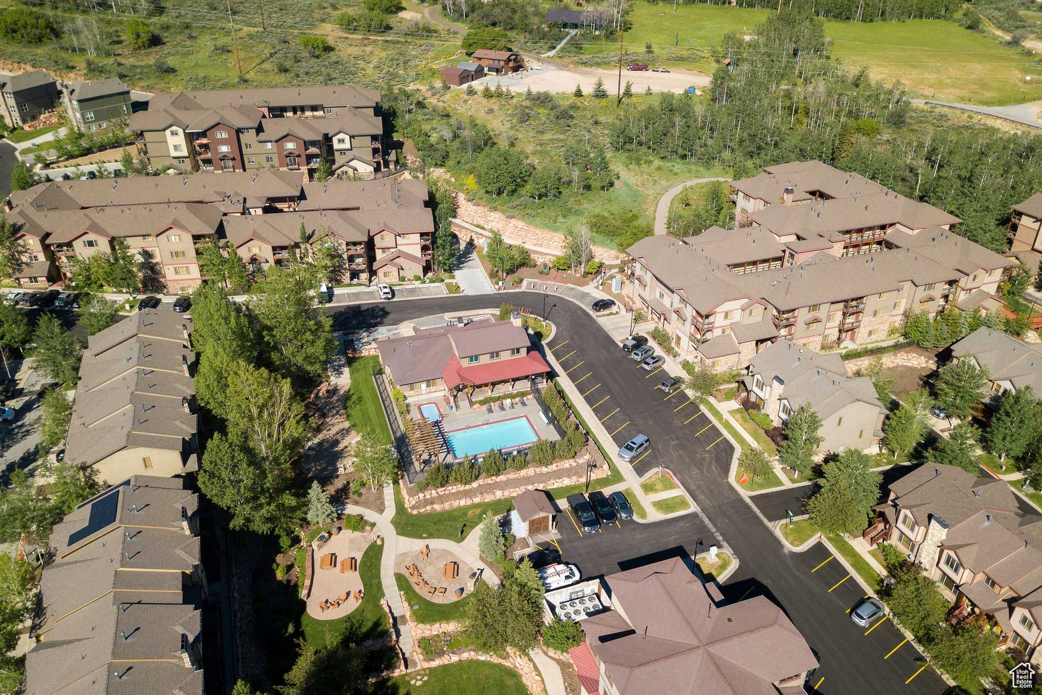 BEAR HOLLOW VILLAGE - Commercial Lease