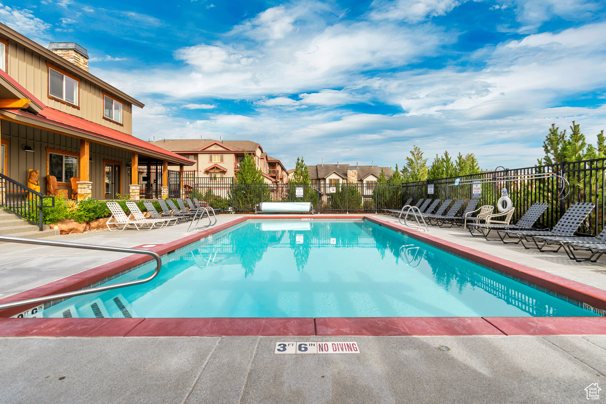 BEAR HOLLOW VILLAGE - Commercial Lease