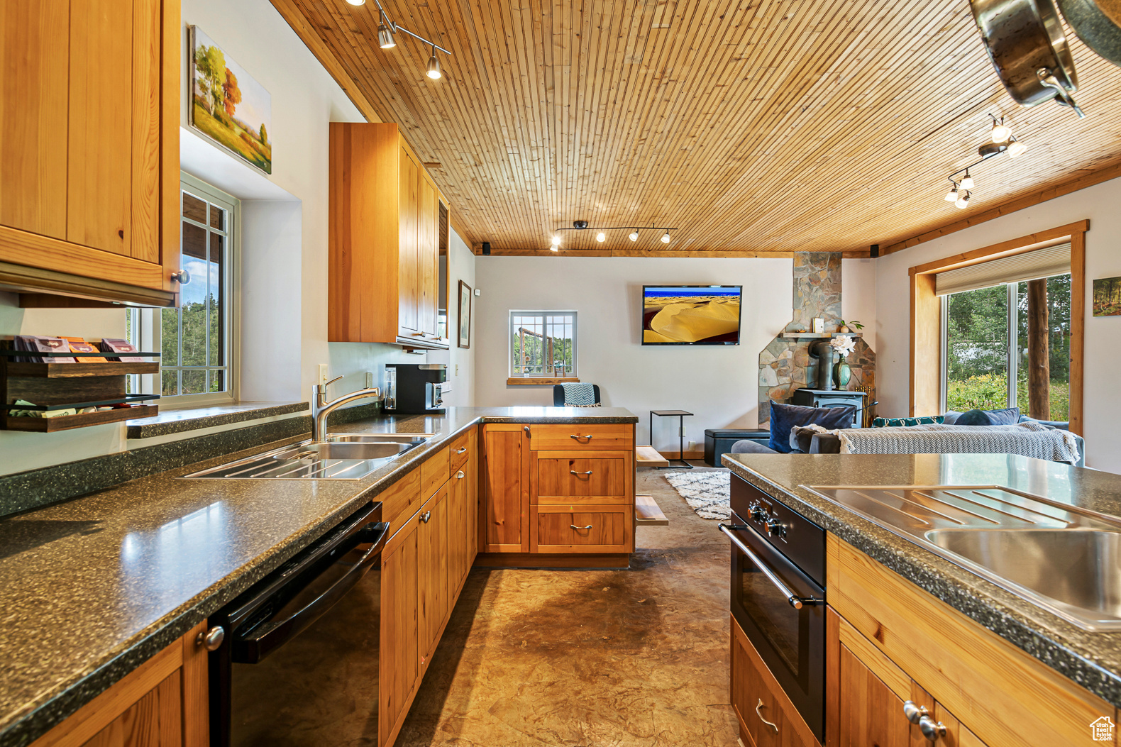PINE MEADOW RANCH - Residential