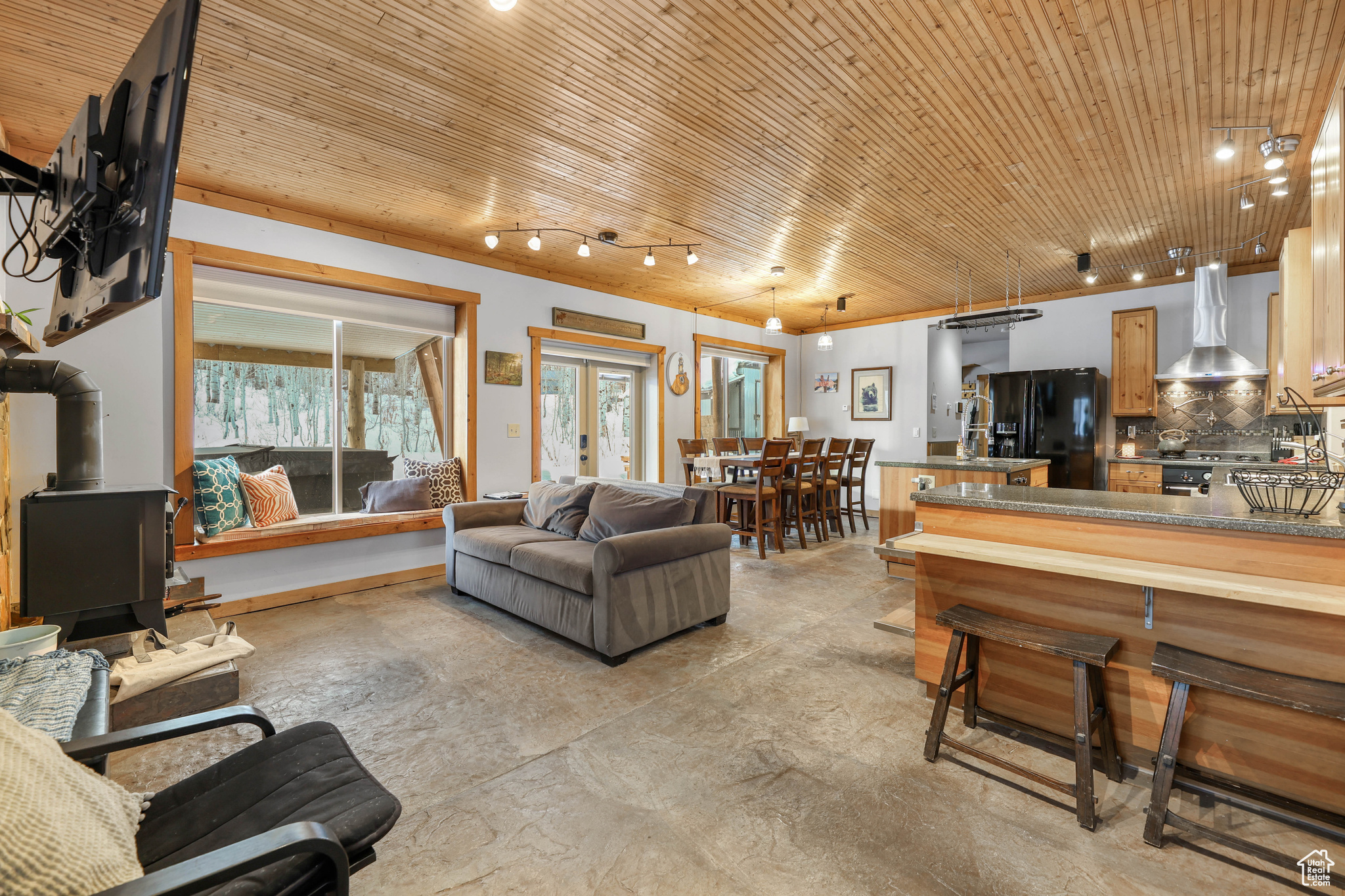 PINE MEADOW RANCH - Residential