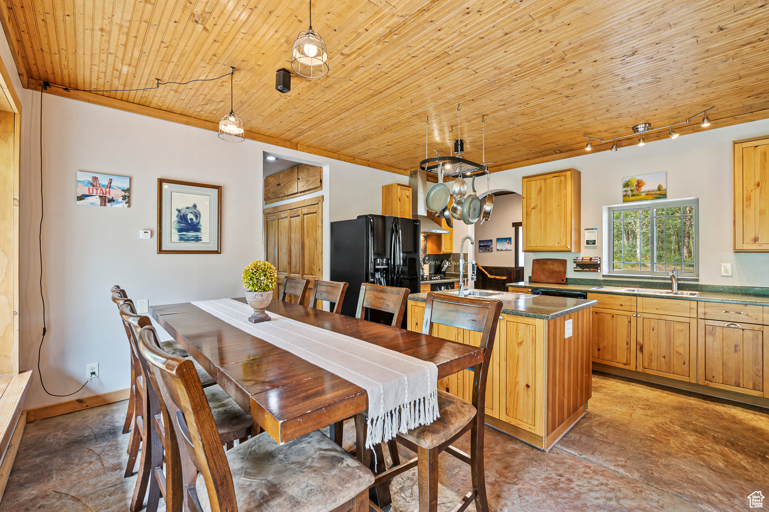 PINE MEADOW RANCH - Residential