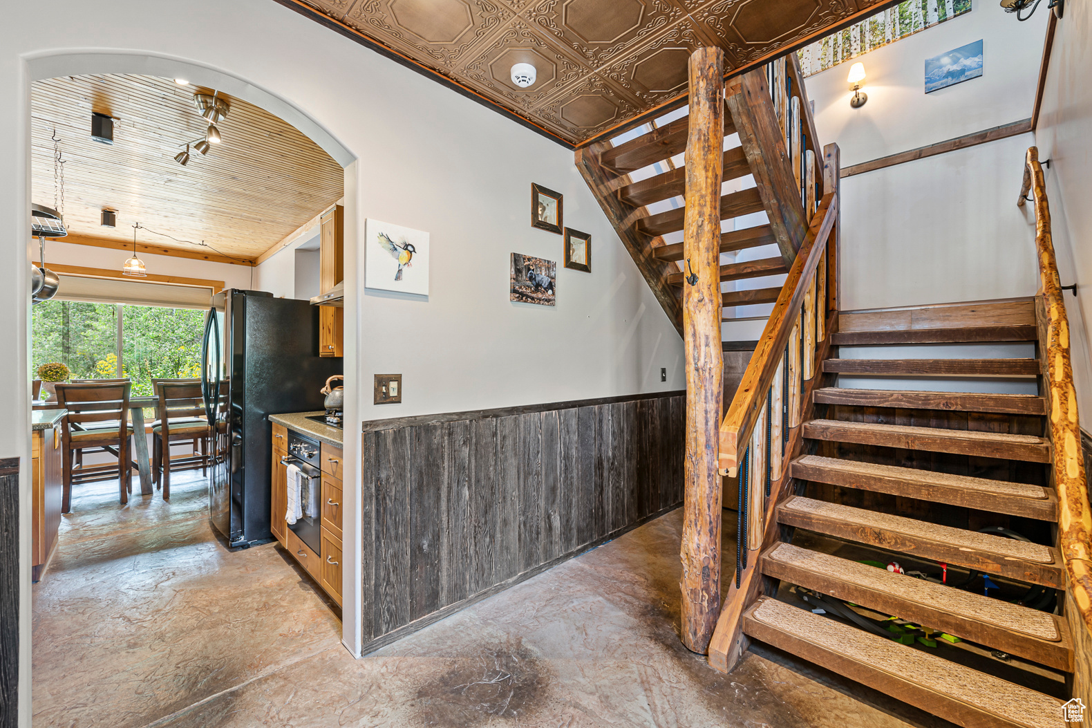 PINE MEADOW RANCH - Residential