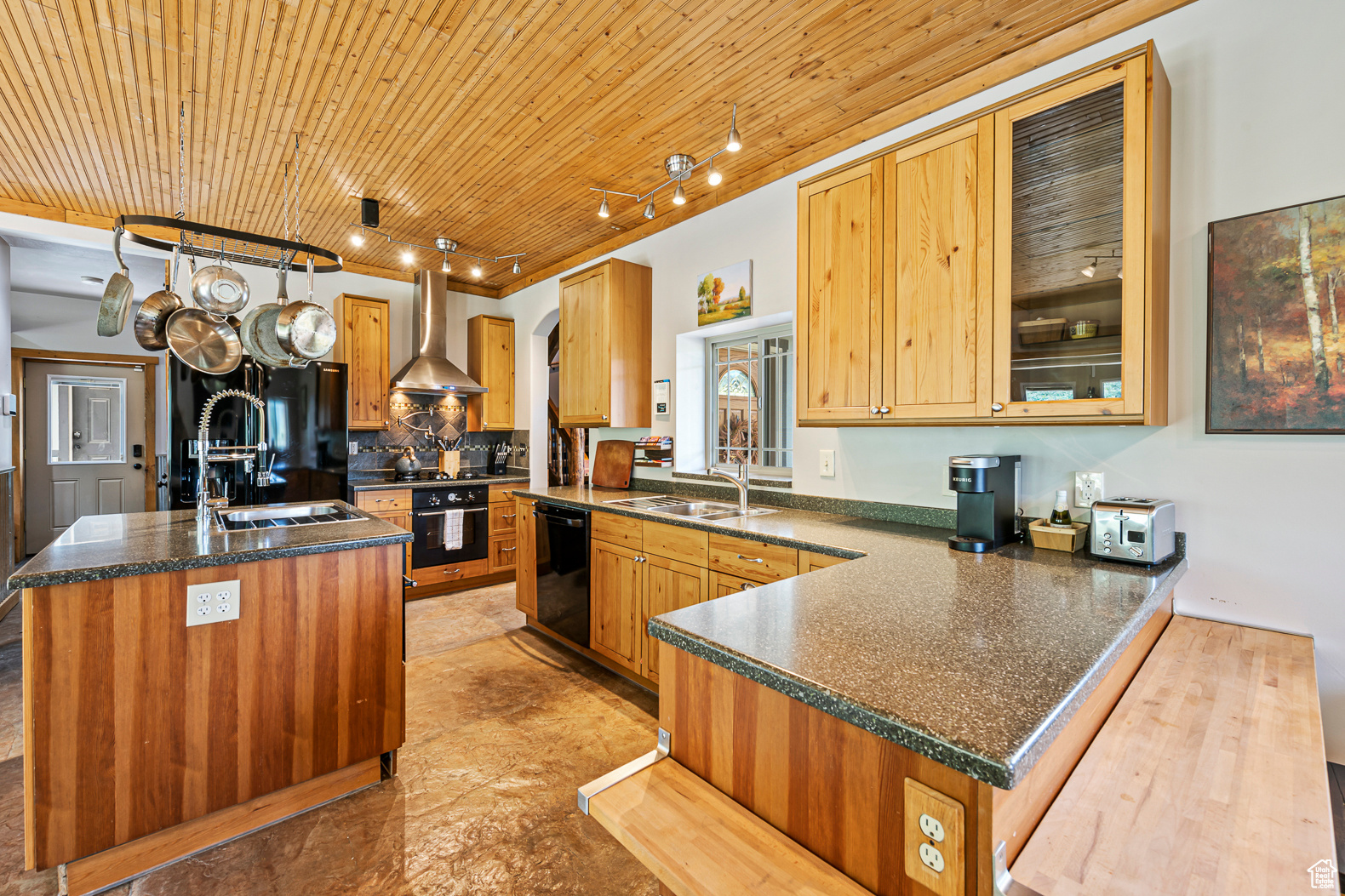 PINE MEADOW RANCH - Residential