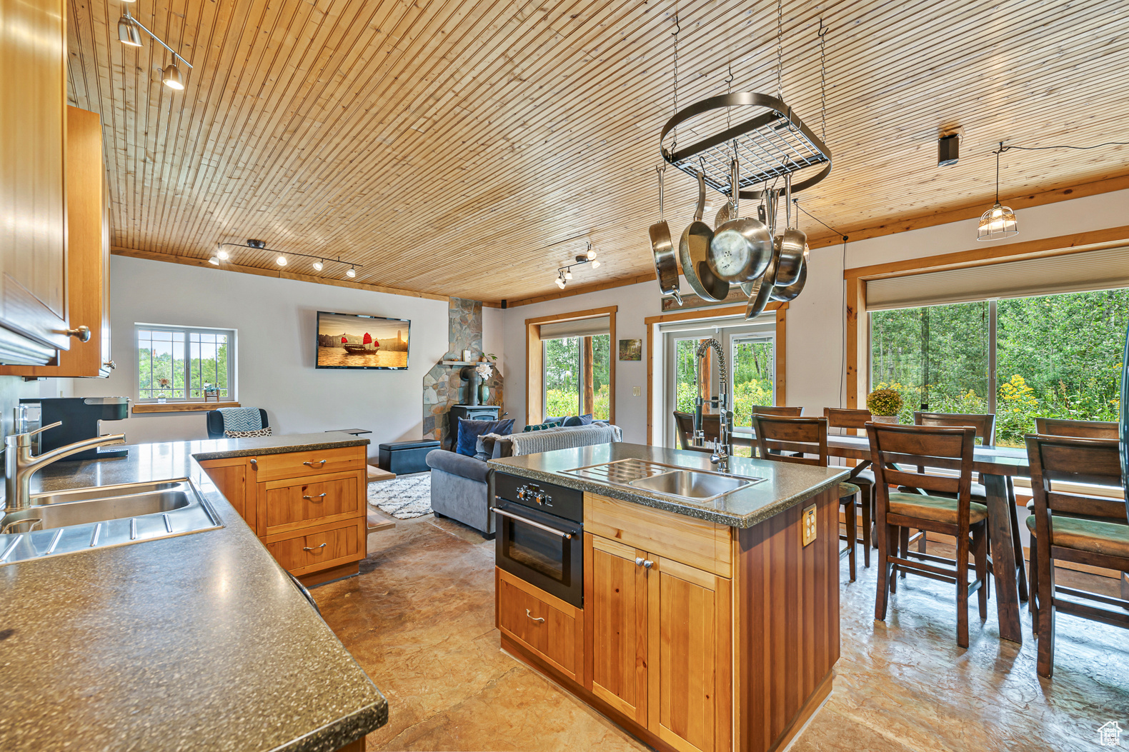 PINE MEADOW RANCH - Residential