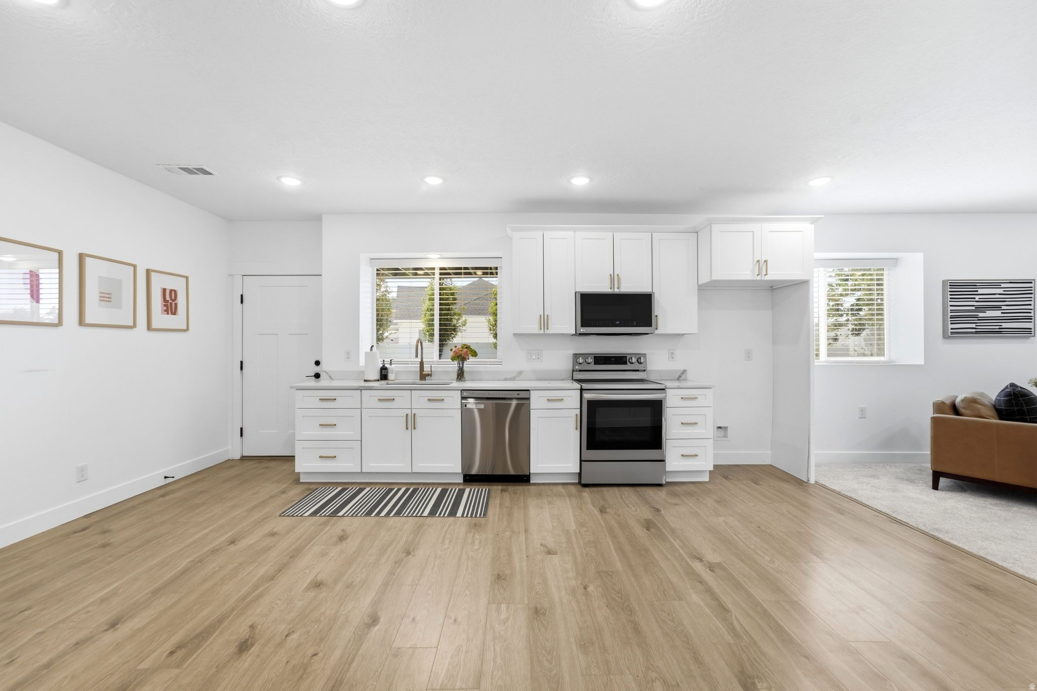 MUTTON HOLLOW EST - Residential