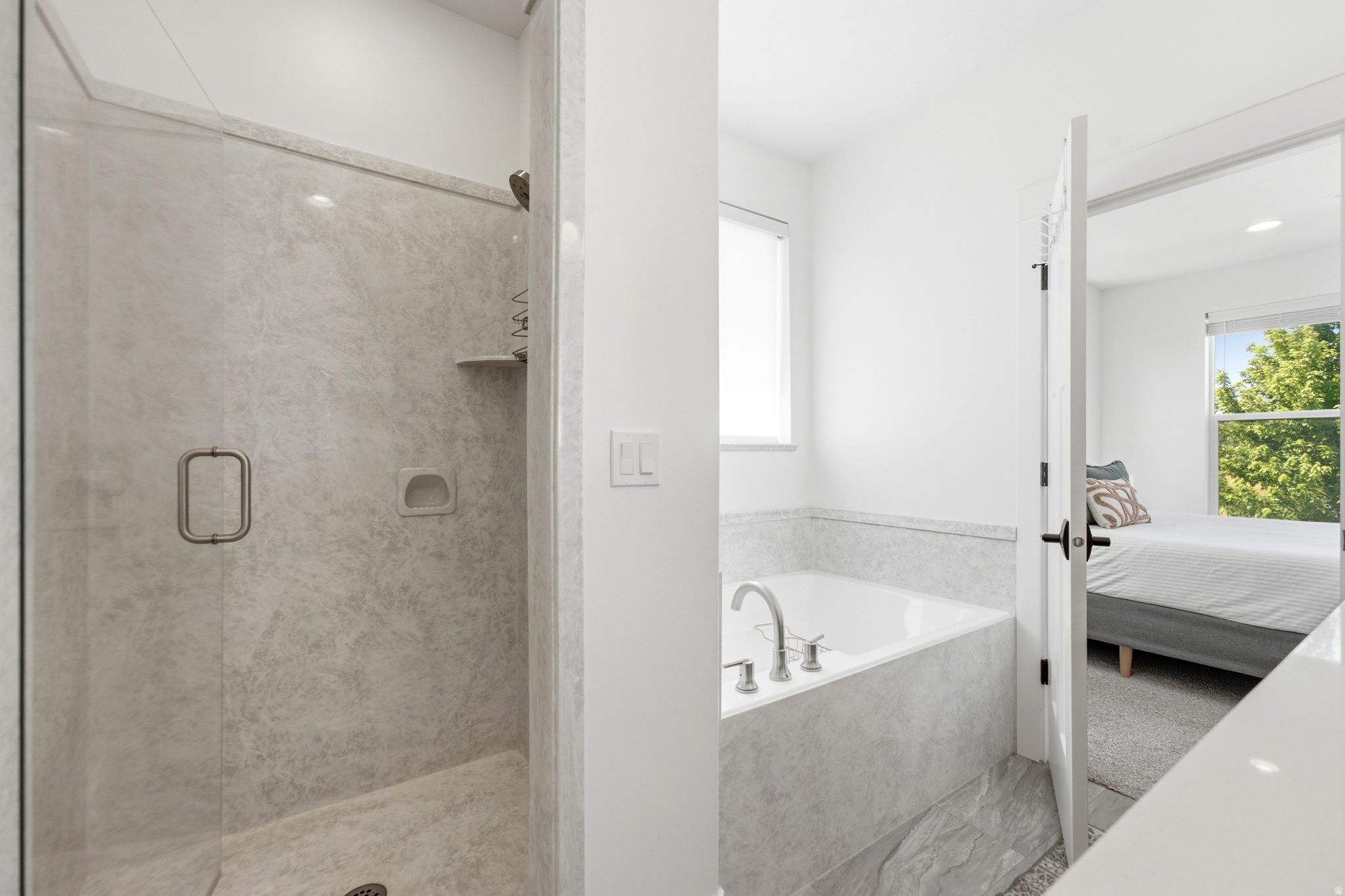 MUTTON HOLLOW EST - Residential