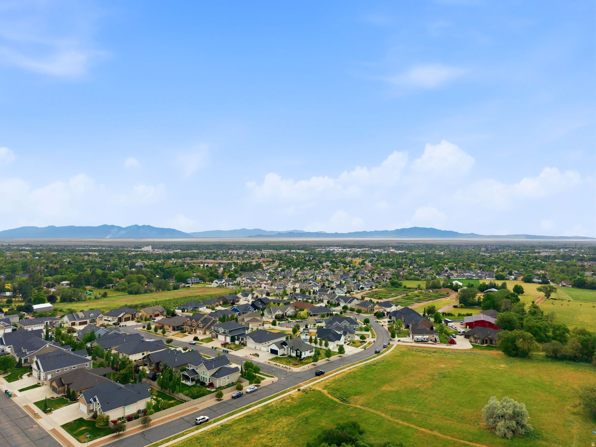 MUTTON HOLLOW EST - Residential