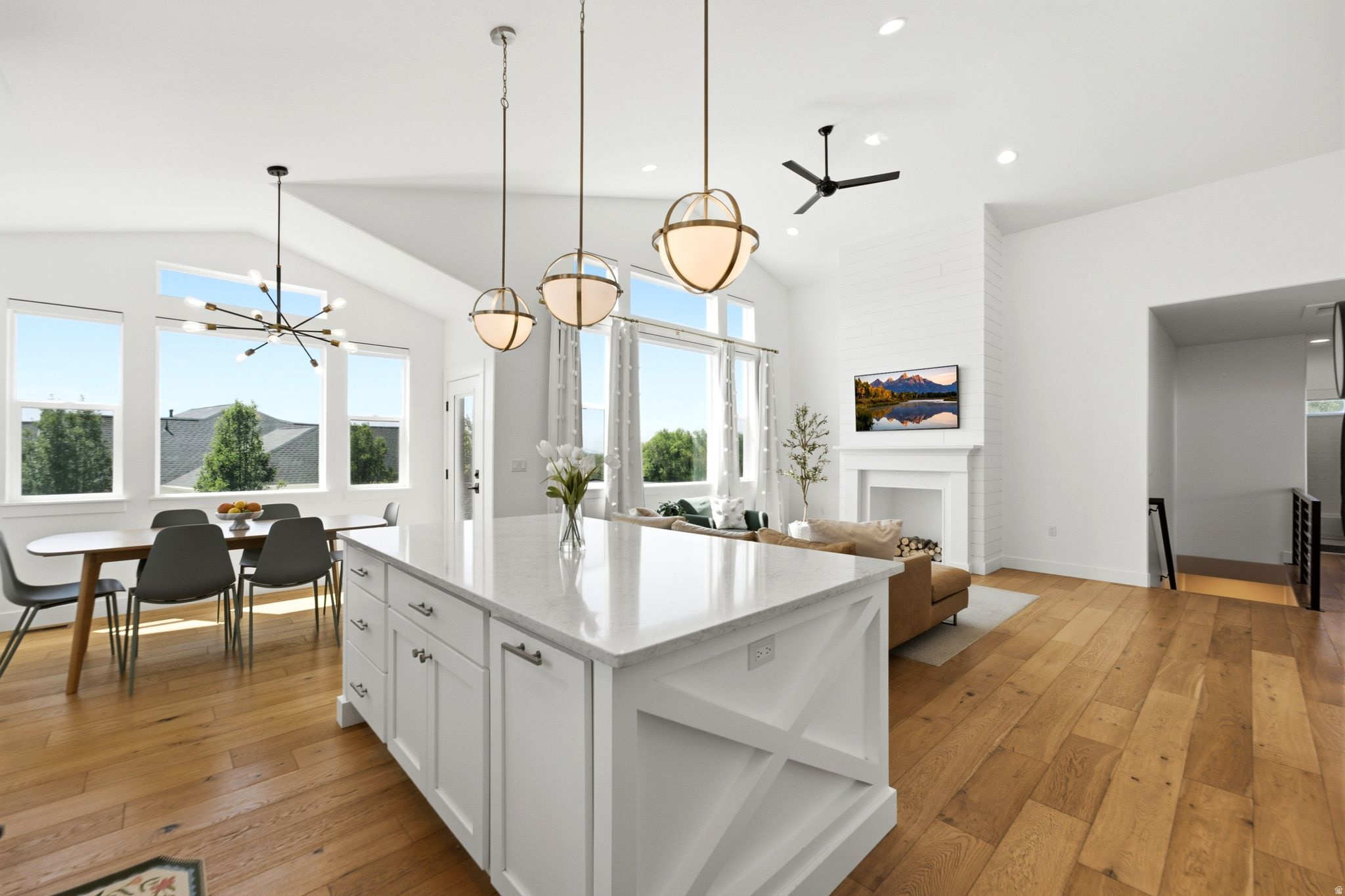 MUTTON HOLLOW EST - Residential