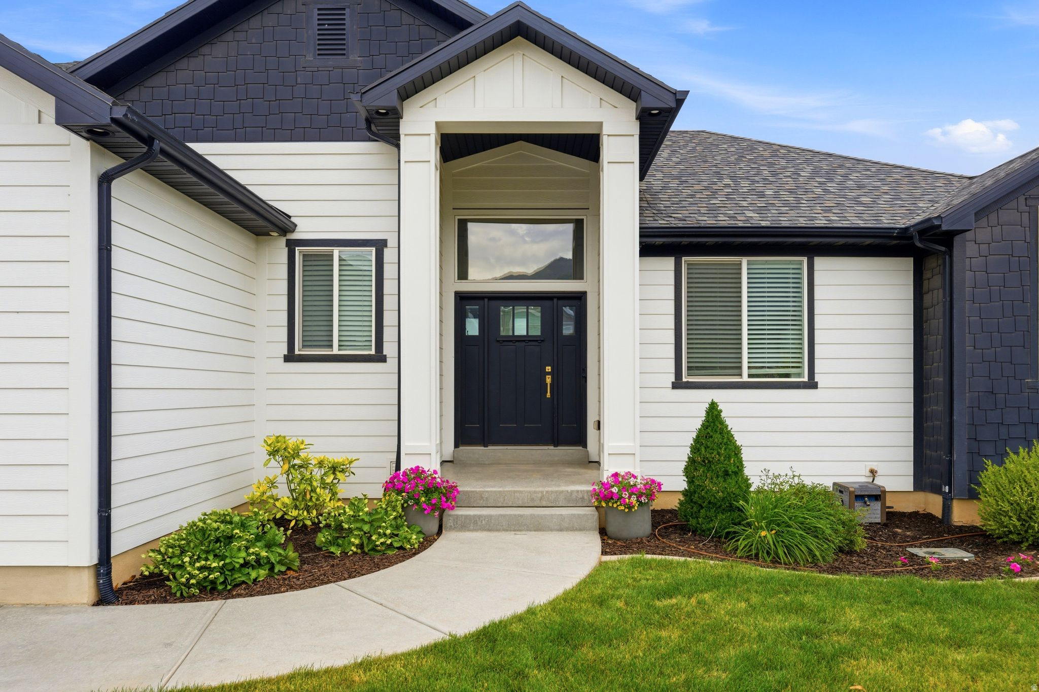 MUTTON HOLLOW EST - Residential