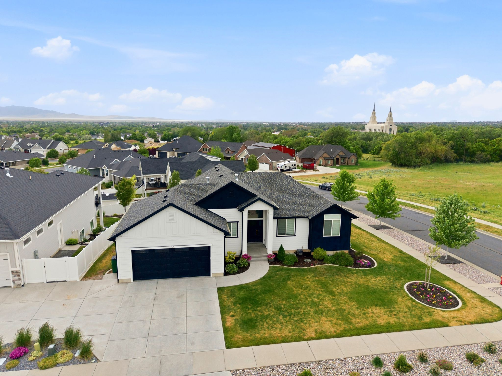 MUTTON HOLLOW EST - Residential