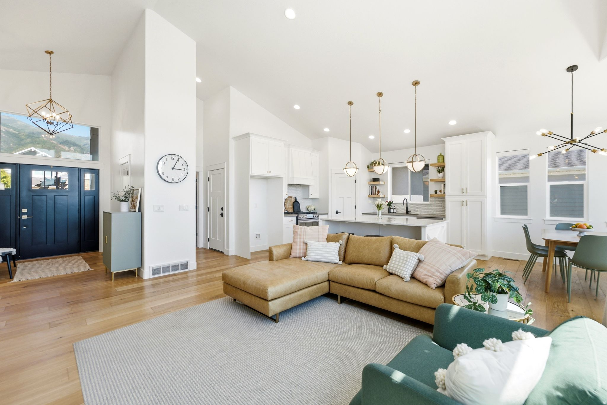 MUTTON HOLLOW EST - Residential