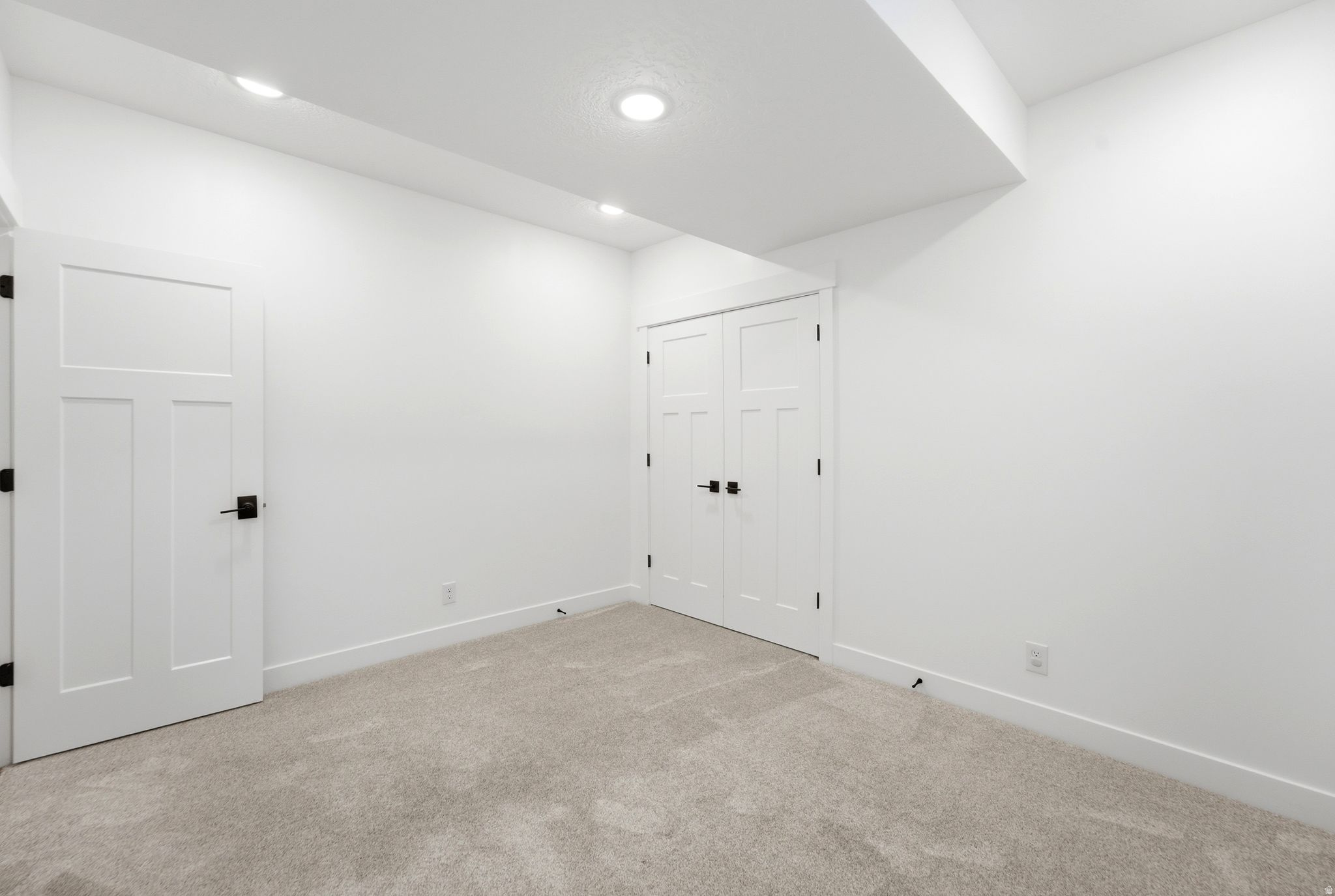 MUTTON HOLLOW EST - Residential