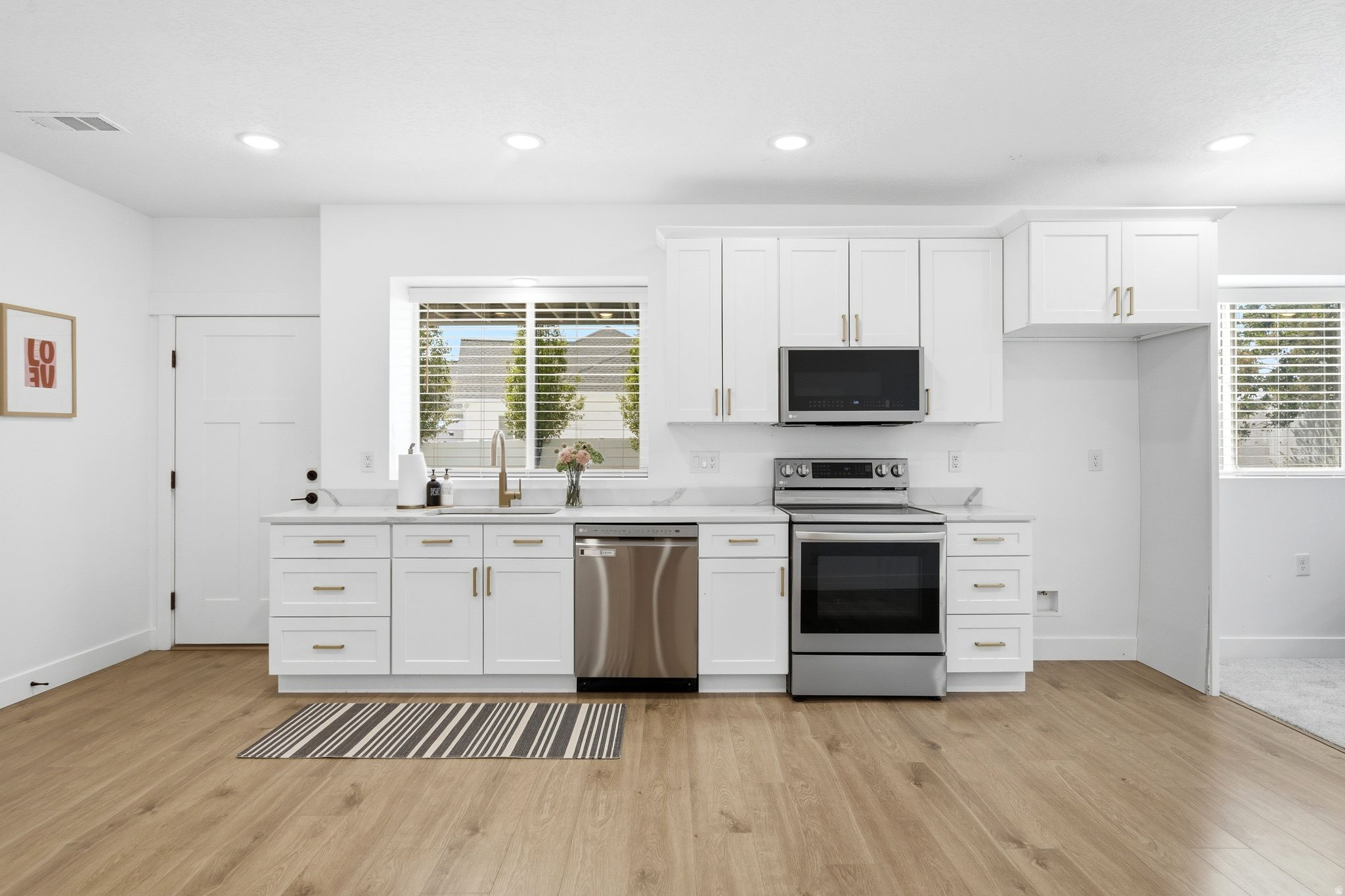 MUTTON HOLLOW EST - Residential