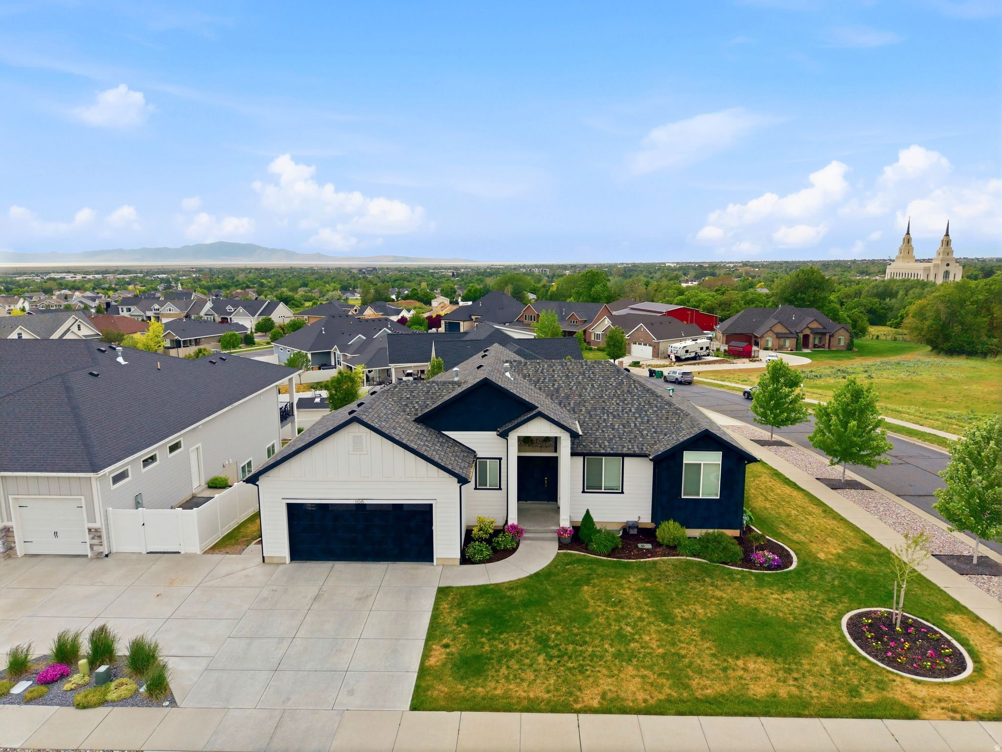 MUTTON HOLLOW EST - Residential