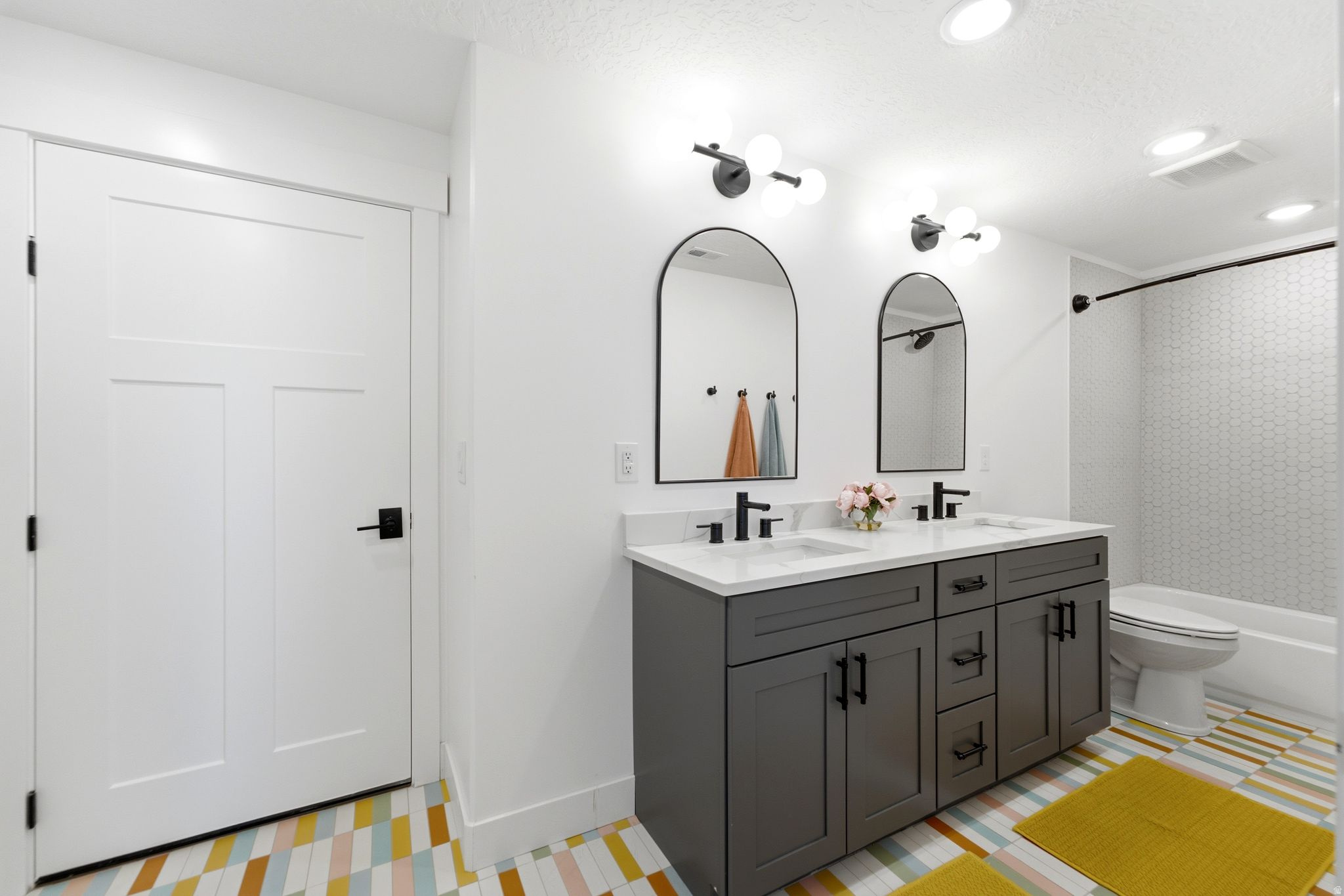 MUTTON HOLLOW EST - Residential