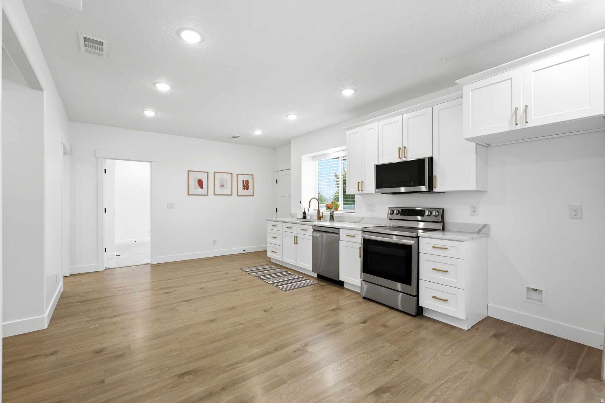 MUTTON HOLLOW EST - Residential