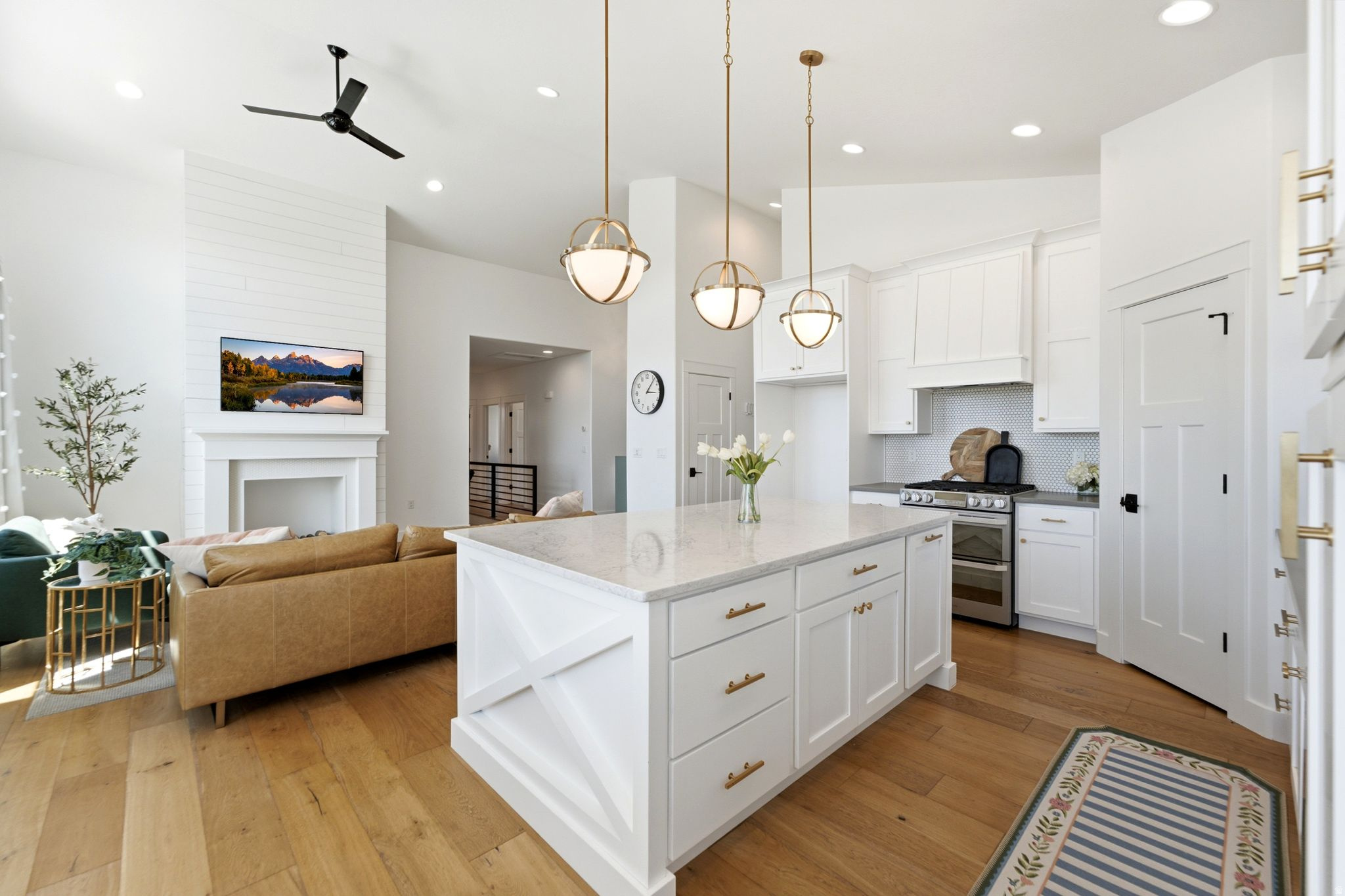 MUTTON HOLLOW EST - Residential