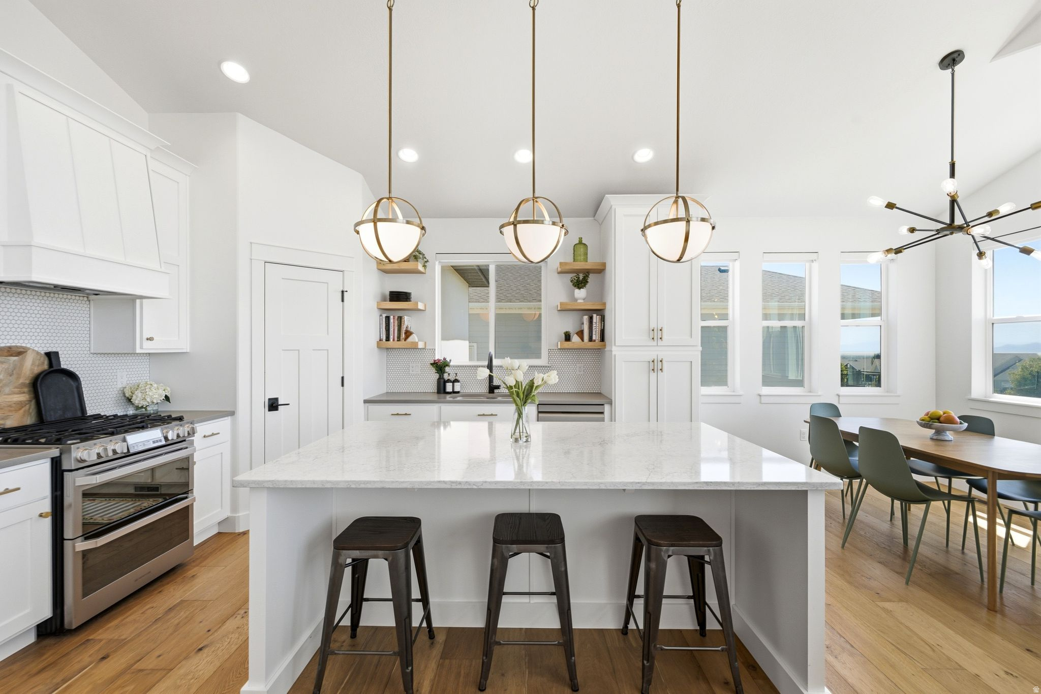 MUTTON HOLLOW EST - Residential