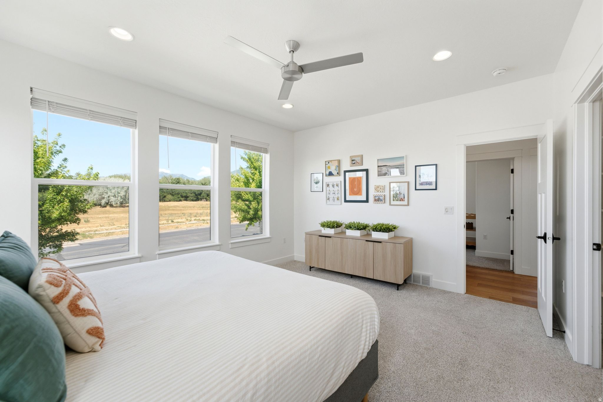 MUTTON HOLLOW EST - Residential