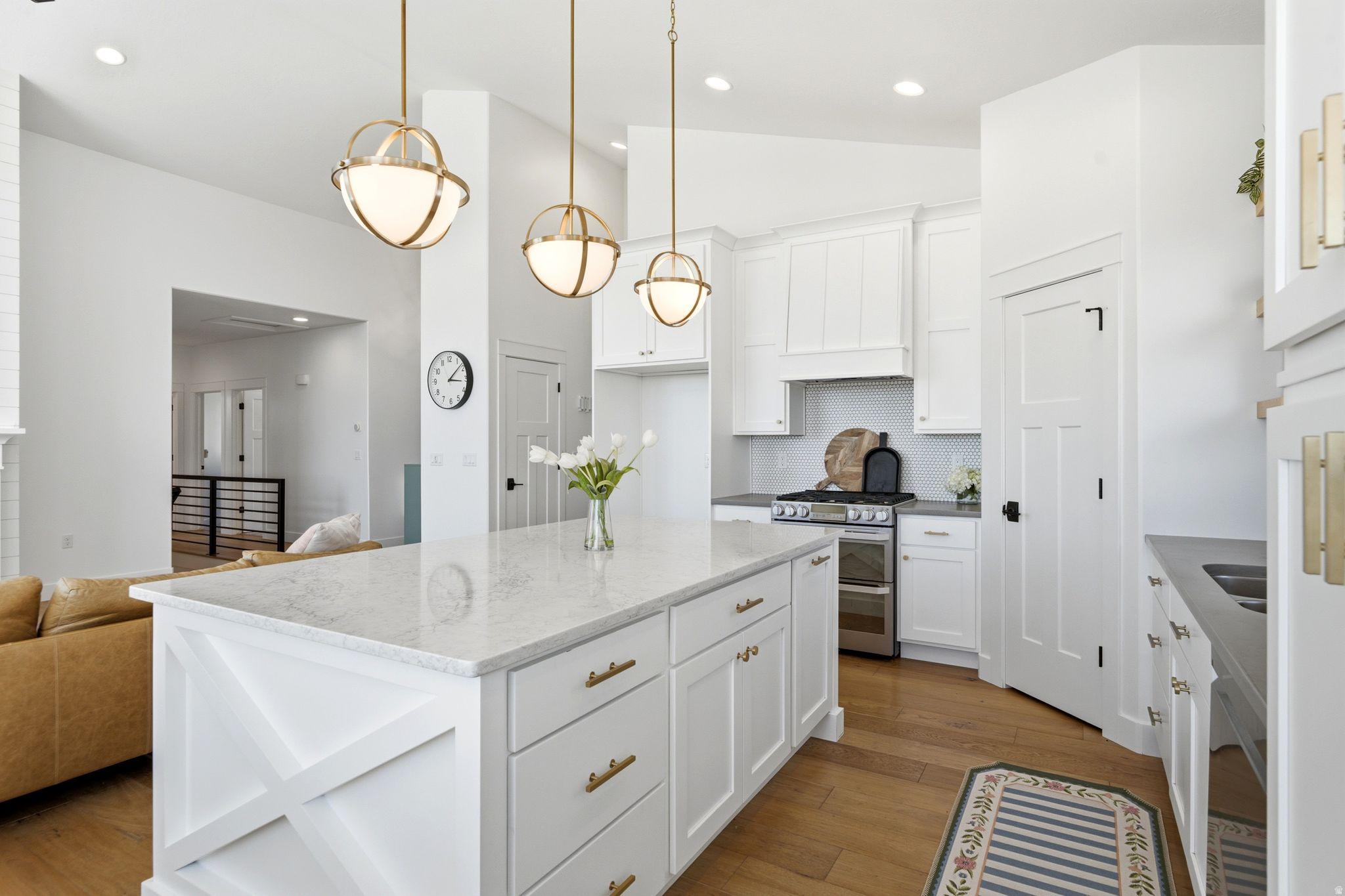 MUTTON HOLLOW EST - Residential